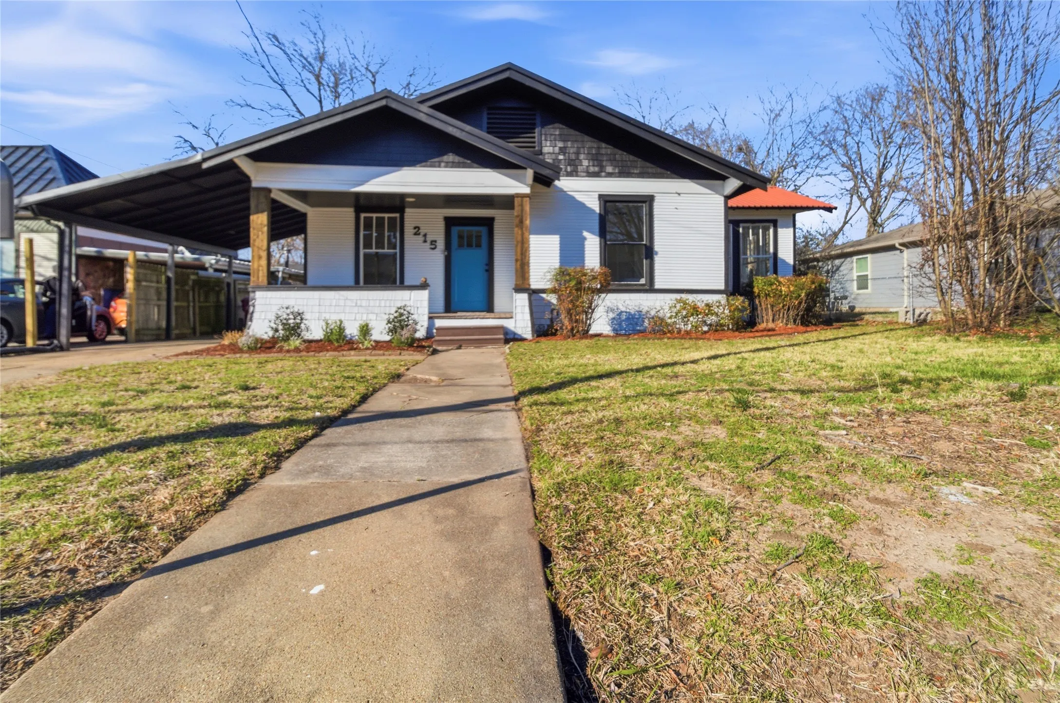 Single Family Residence For Sale in Fannin County , 215 E 12th Street, Bonham, Texas 75418, 3 Bedroom, 1 Bathroom, Garage spaces, 1,064 Sqft, built in 1935, mls#21187258, Real Estate Agent in Bonham, Homes For Sale in Fannin county, Homes For Sale in Bonham, Realtor in Bonham Texas, Real Estate Brokerage Independent Realty Texas, Luminita Cordes Realtor