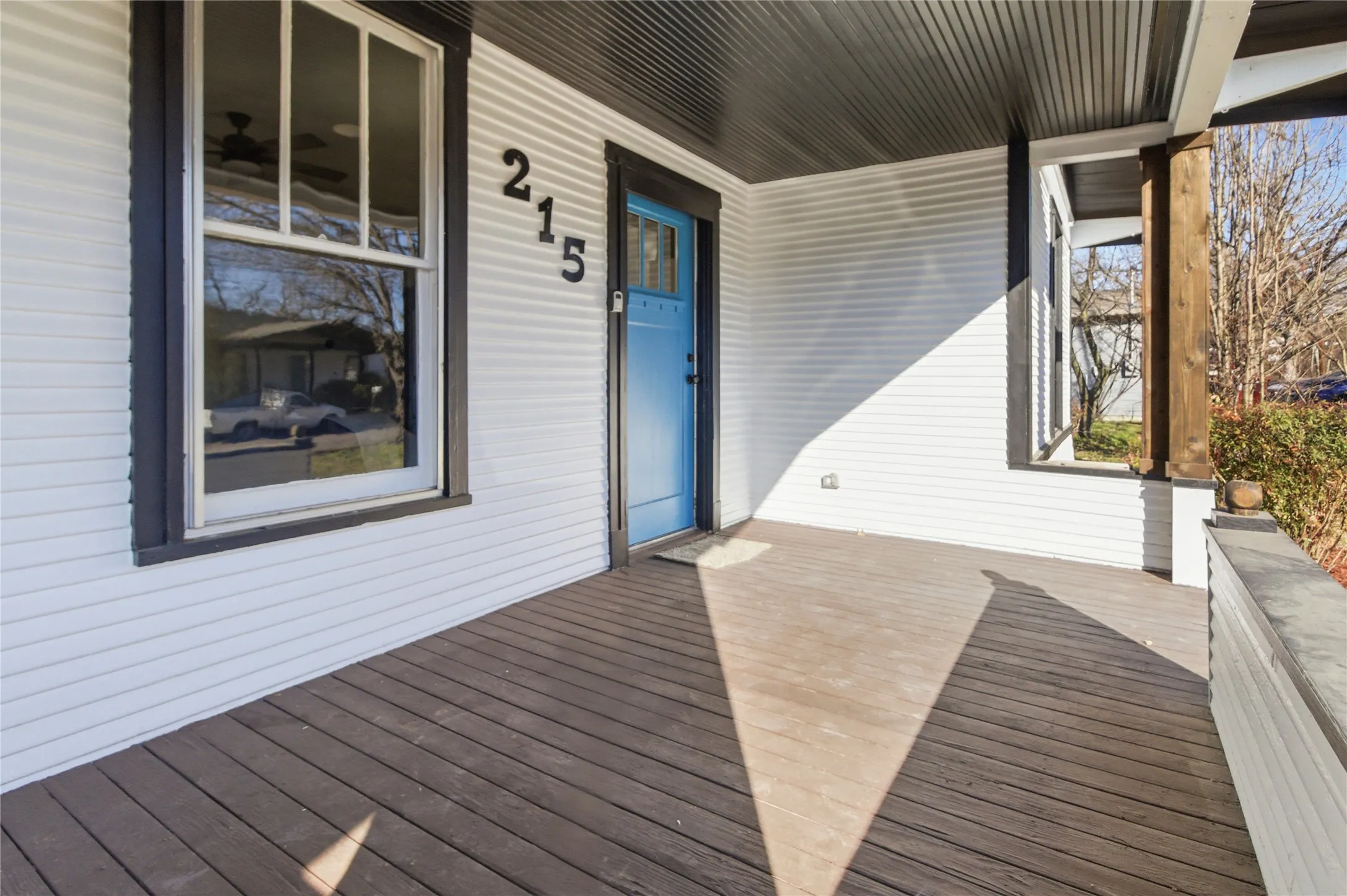 Single Family Residence For Sale in Fannin County , 215 E 12th Street, Bonham, Texas 75418, 3 Bedroom, 1 Bathroom, Garage spaces, 1,064 Sqft, built in 1935, mls#21187258, Real Estate Agent in Bonham, Homes For Sale in Fannin county, Homes For Sale in Bonham, Realtor in Bonham Texas, Real Estate Brokerage Independent Realty Texas, Luminita Cordes Realtor