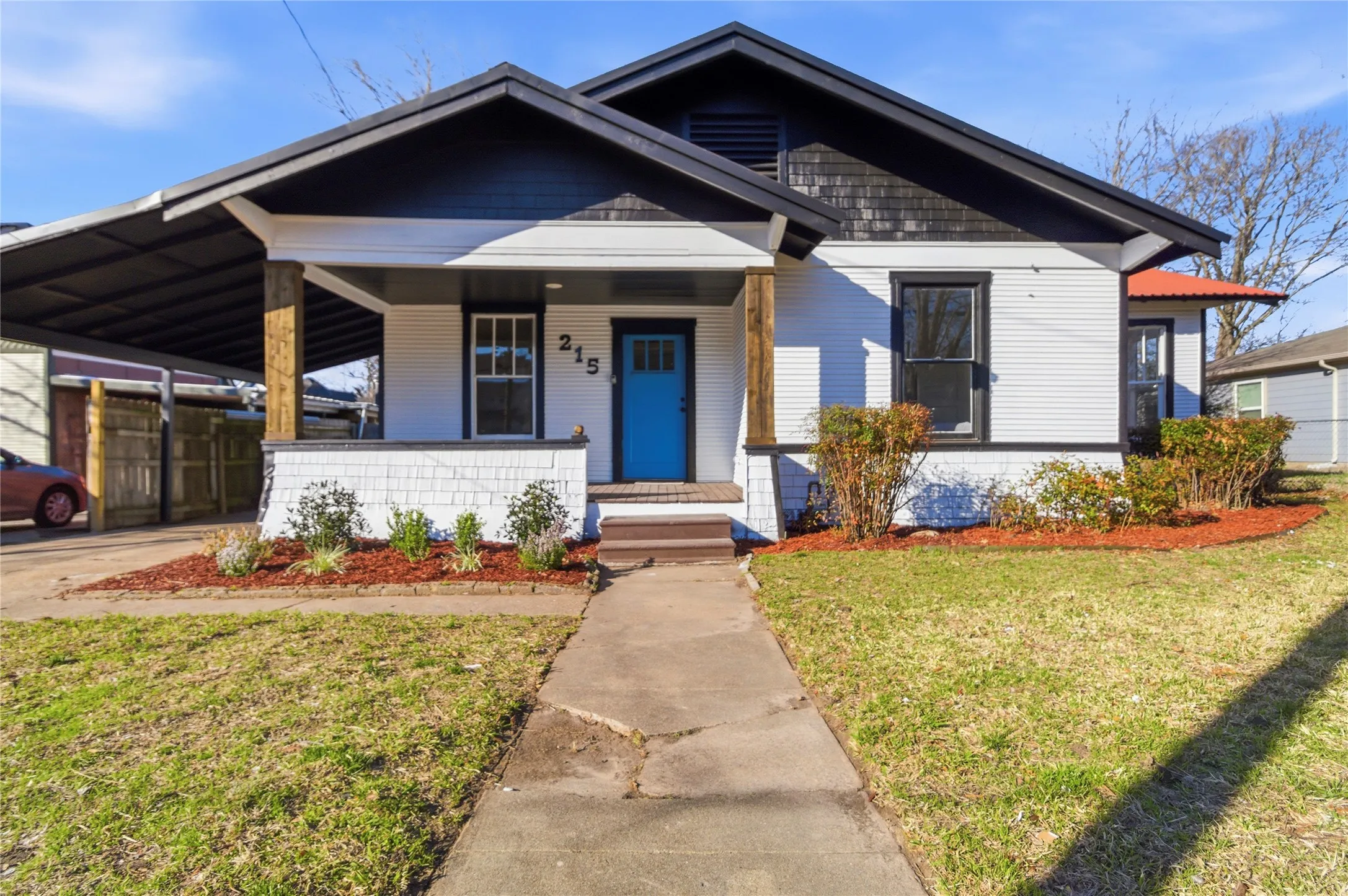 Single Family Residence For Sale in Fannin County , 215 E 12th Street, Bonham, Texas 75418, 3 Bedrooms, 1 Bathroom, Garage spaces, 1,064 Sqft, built in 1935, Price $99,000, mls#21187258, Real Estate Agent in Bonham, Homes For Sale in Fannin county, Homes For Sale in Bonham, Realtor in Bonham Texas, Real Estate Brokerage Independent Realty Texas, Luminita Cordes Realtor