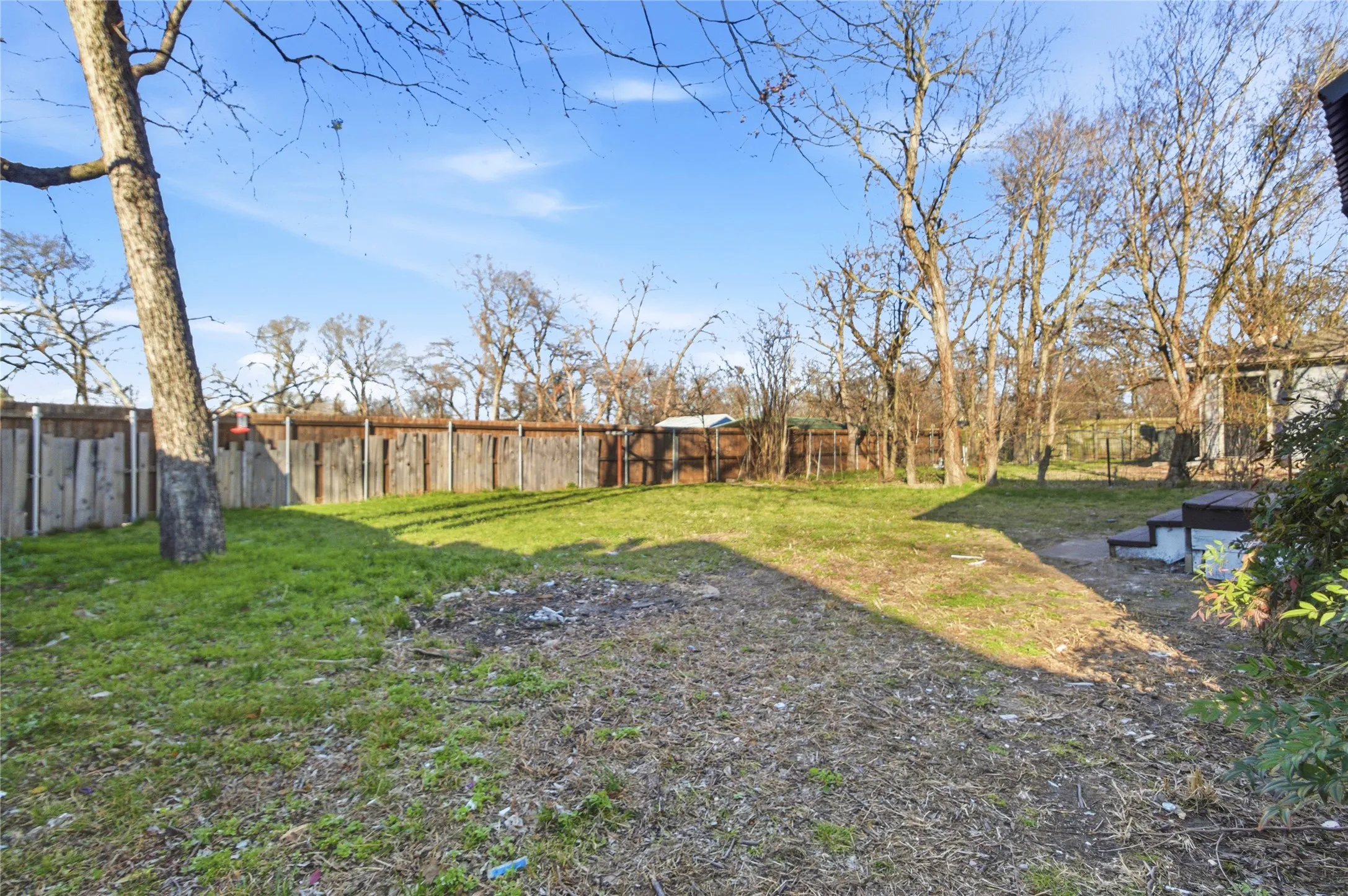 Single Family Residence For Sale in Fannin County , 215 E 12th Street, Bonham, Texas 75418, 3 Bedroom, 1 Bathroom, Garage spaces, 1,064 Sqft, built in 1935, mls#21187258, Real Estate Agent in Bonham, Homes For Sale in Fannin county, Homes For Sale in Bonham, Realtor in Bonham Texas, Real Estate Brokerage Independent Realty Texas, Luminita Cordes Realtor