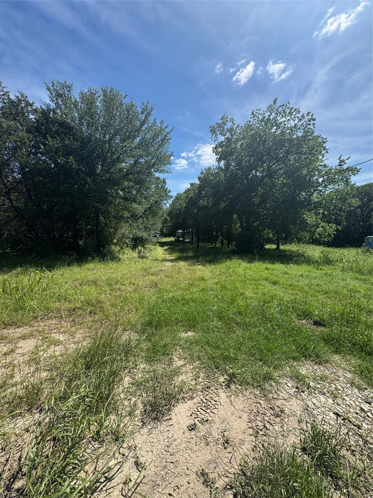 Single Family Residence For Sale in Johnson County , 329 S Skyline Court, Cresson, Texas 76035, 3 Bedrooms, 1 Bathroom, Garage spaces, 1,676 Sqft, built in 2000, Preowned, Price $169,999, mls#21182574, Real Estate Agent in Cresson, Homes For Sale in Johnson county, Homes For Sale in Cresson, Realtor in Cresson Texas, Real Estate Brokerage Independent Realty Texas, Luminita Cordes Realtor