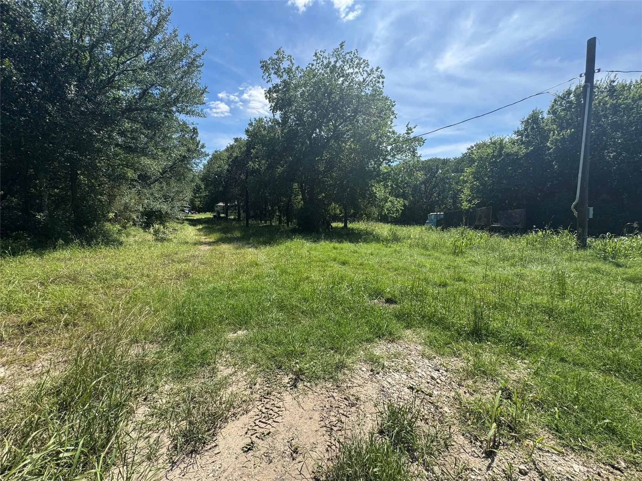 Single Family Residence For Sale in Johnson County , 329 S Skyline Court, Cresson, Texas 76035, 3 Bedrooms, 1 Bathroom, Garage spaces, 1,676 Sqft, built in 2000, Preowned, Price $169,999, mls#21182574, Real Estate Agent in Cresson, Homes For Sale in Johnson county, Homes For Sale in Cresson, Realtor in Cresson Texas, Real Estate Brokerage Independent Realty Texas, Luminita Cordes Realtor