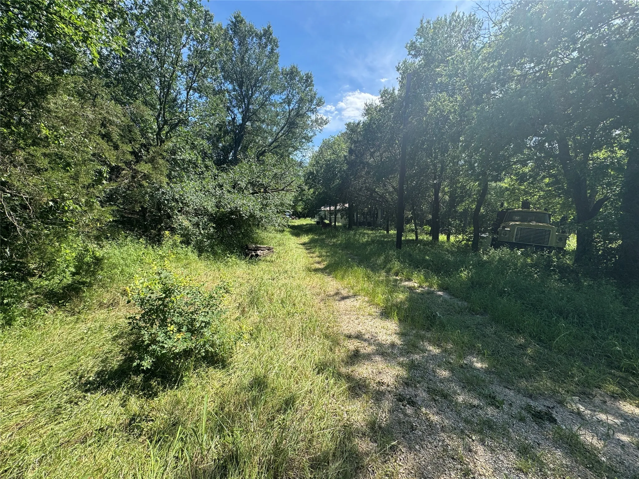 Single Family Residence For Sale in Johnson County , 329 S Skyline Court, Cresson, Texas 76035, 3 Bedrooms, 1 Bathroom, Garage spaces, 1,676 Sqft, built in 2000, Preowned, Price $169,999, mls#21182574, Real Estate Agent in Cresson, Homes For Sale in Johnson county, Homes For Sale in Cresson, Realtor in Cresson Texas, Real Estate Brokerage Independent Realty Texas, Luminita Cordes Realtor
