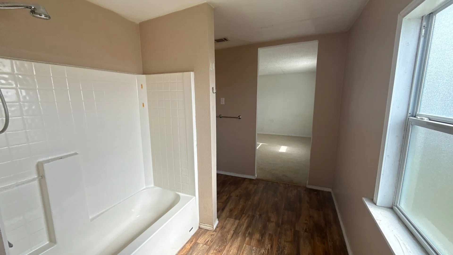 Single Family Residence For Sale in Collin County , 201 E Hubbard Street, Josephine, Texas 75173, 3 Bedroom, 3 Bathroom, Garage spaces, 2,789 Sqft, built in 1945, Preowned, mls#21185817, Real Estate Agent in Josephine, Homes For Sale in Collin county, Homes For Sale in Josephine, Realtor in Josephine Texas, Real Estate Brokerage Independent Realty Texas, Luminita Cordes Realtor