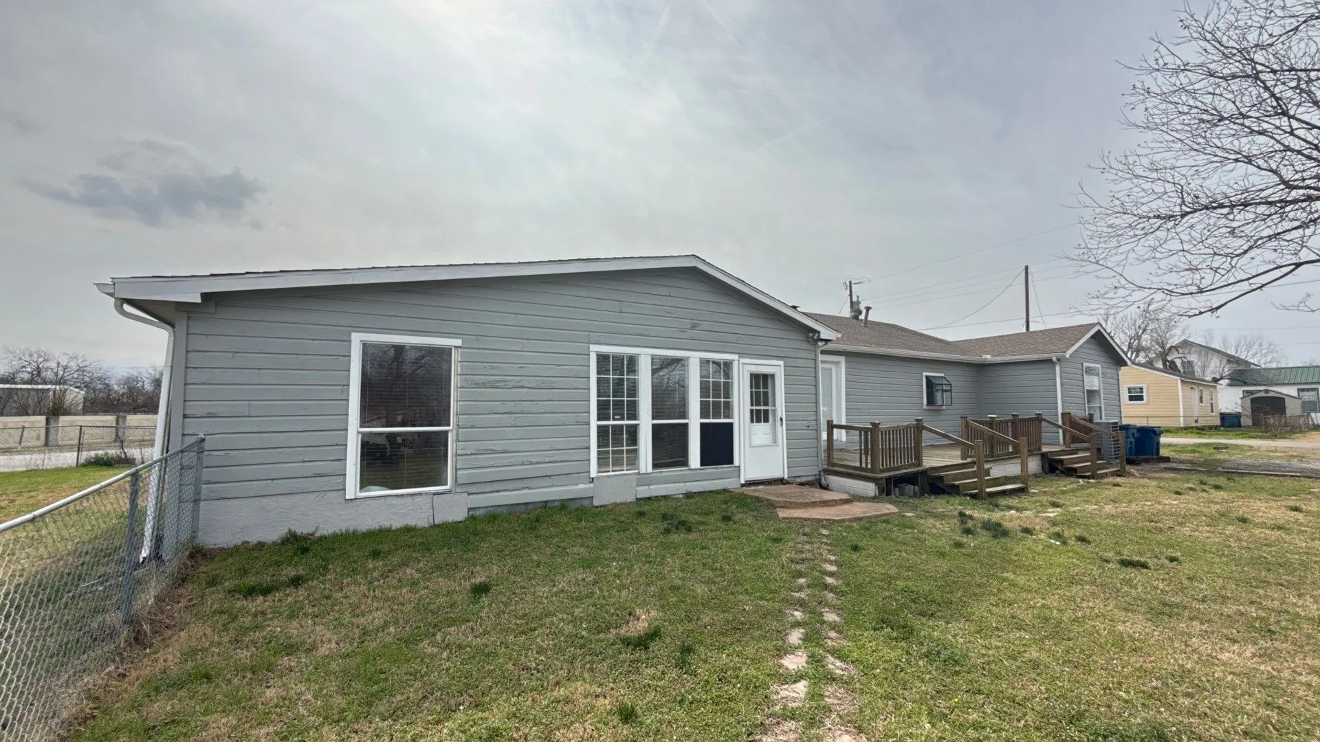 Single Family Residence For Sale in Collin County , 201 E Hubbard Street, Josephine, Texas 75173, 3 Bedroom, 3 Bathroom, Garage spaces, 2,789 Sqft, built in 1945, Preowned, mls#21185817, Real Estate Agent in Josephine, Homes For Sale in Collin county, Homes For Sale in Josephine, Realtor in Josephine Texas, Real Estate Brokerage Independent Realty Texas, Luminita Cordes Realtor