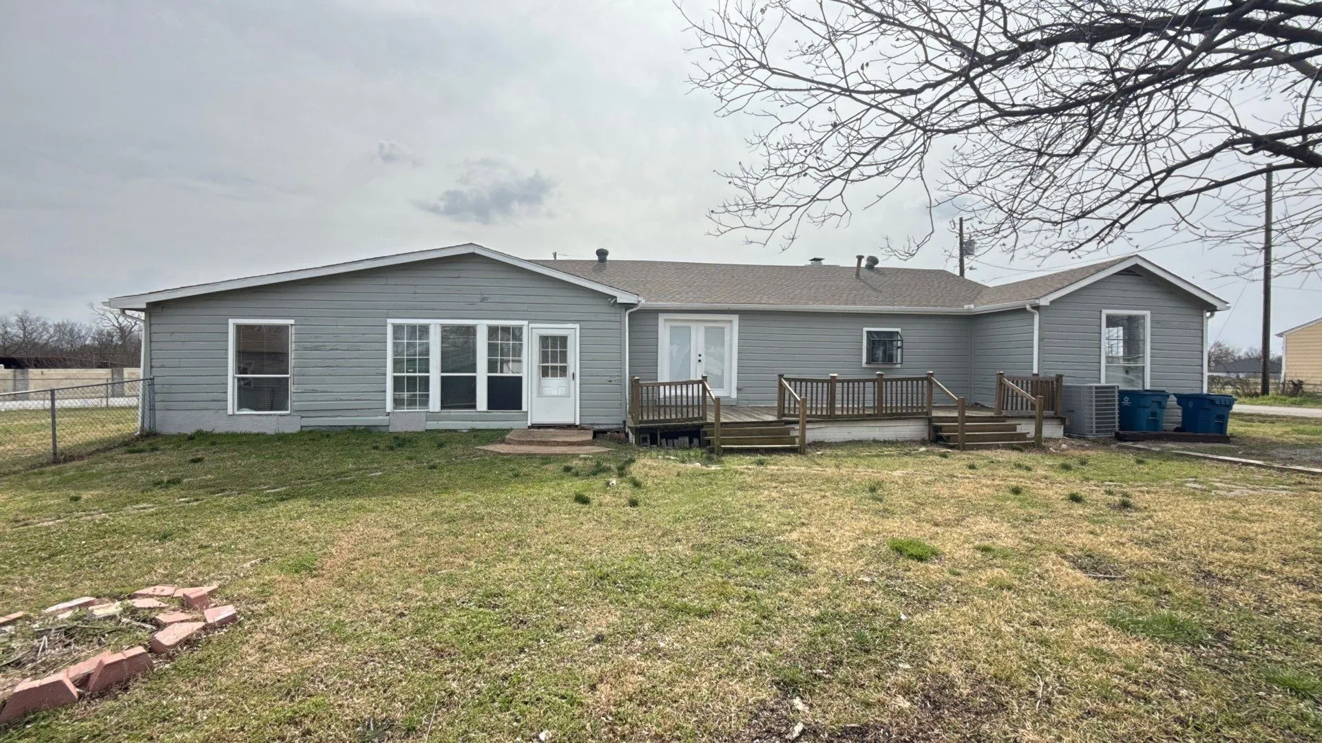 Single Family Residence For Sale in Collin County , 201 E Hubbard Street, Josephine, Texas 75173, 3 Bedroom, 3 Bathroom, Garage spaces, 2,789 Sqft, built in 1945, Preowned, mls#21185817, Real Estate Agent in Josephine, Homes For Sale in Collin county, Homes For Sale in Josephine, Realtor in Josephine Texas, Real Estate Brokerage Independent Realty Texas, Luminita Cordes Realtor