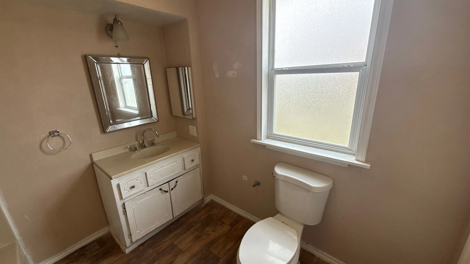 Single Family Residence For Sale in Collin County , 201 E Hubbard Street, Josephine, Texas 75173, 3 Bedroom, 3 Bathroom, Garage spaces, 2,789 Sqft, built in 1945, Preowned, mls#21185817, Real Estate Agent in Josephine, Homes For Sale in Collin county, Homes For Sale in Josephine, Realtor in Josephine Texas, Real Estate Brokerage Independent Realty Texas, Luminita Cordes Realtor