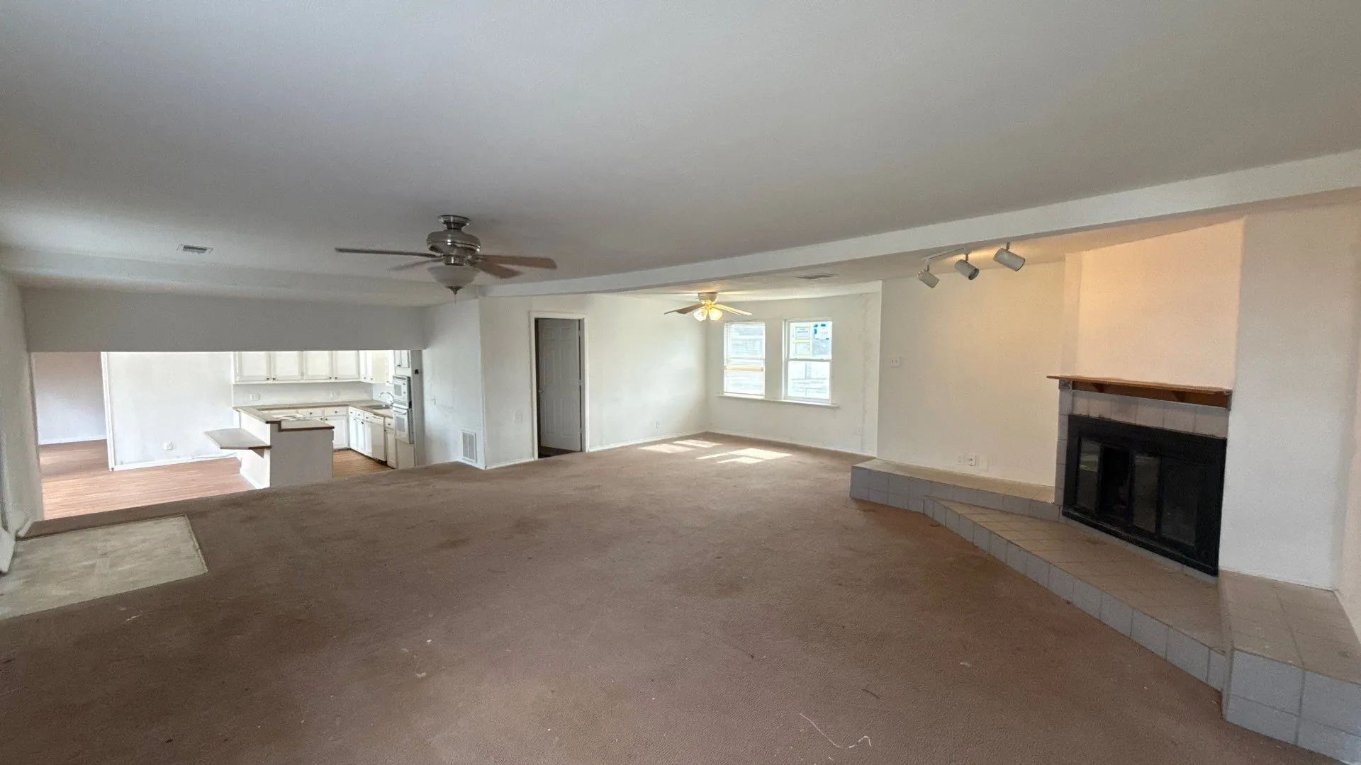 Single Family Residence For Sale in Collin County , 201 E Hubbard Street, Josephine, Texas 75173, 3 Bedroom, 3 Bathroom, Garage spaces, 2,789 Sqft, built in 1945, Preowned, mls#21185817, Real Estate Agent in Josephine, Homes For Sale in Collin county, Homes For Sale in Josephine, Realtor in Josephine Texas, Real Estate Brokerage Independent Realty Texas, Luminita Cordes Realtor