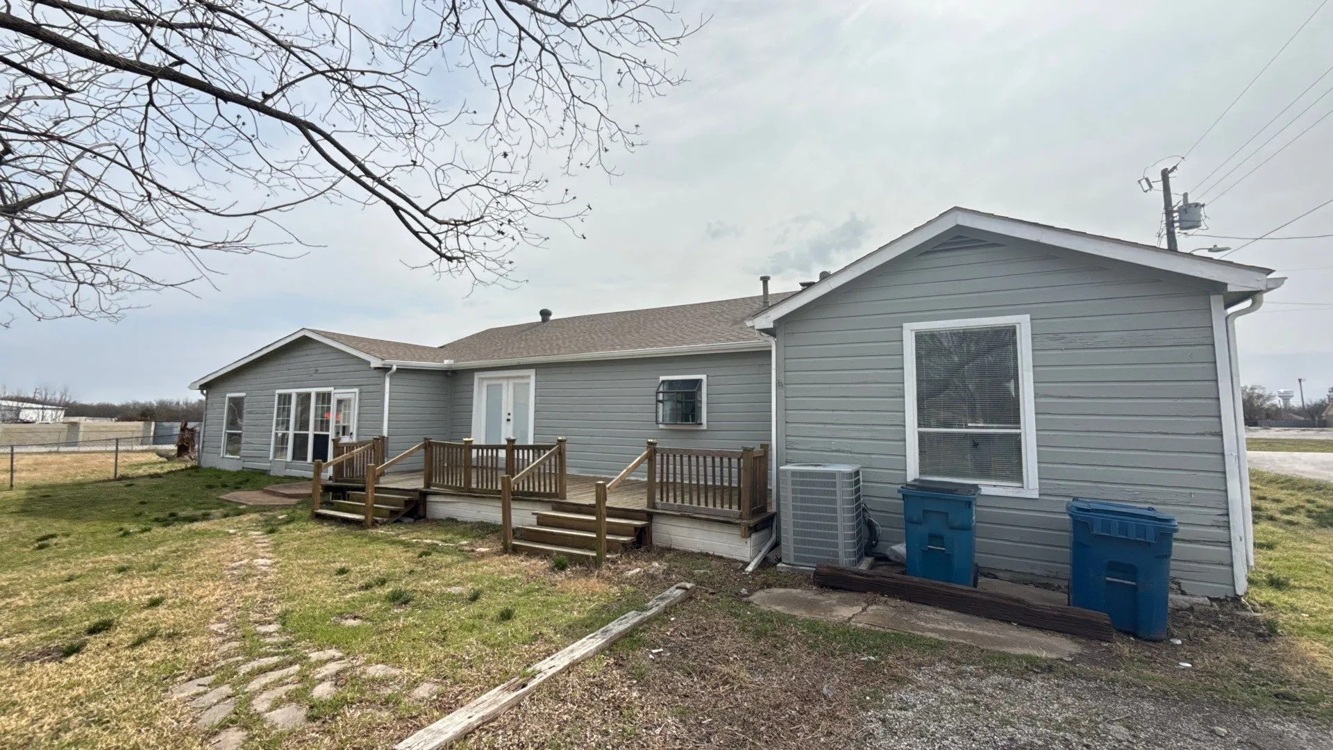 Single Family Residence For Sale in Collin County , 201 E Hubbard Street, Josephine, Texas 75173, 3 Bedroom, 3 Bathroom, Garage spaces, 2,789 Sqft, built in 1945, Preowned, mls#21185817, Real Estate Agent in Josephine, Homes For Sale in Collin county, Homes For Sale in Josephine, Realtor in Josephine Texas, Real Estate Brokerage Independent Realty Texas, Luminita Cordes Realtor