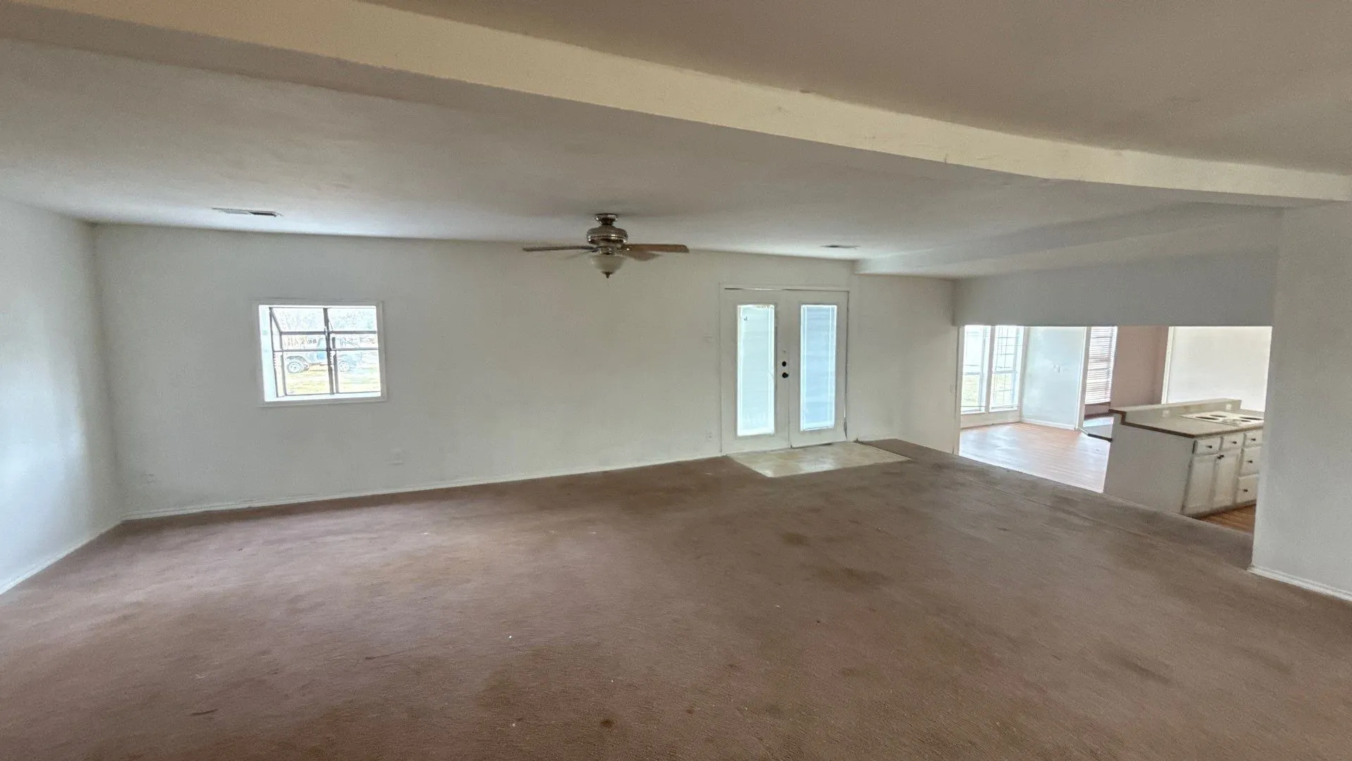 Single Family Residence For Sale in Collin County , 201 E Hubbard Street, Josephine, Texas 75173, 3 Bedroom, 3 Bathroom, Garage spaces, 2,789 Sqft, built in 1945, Preowned, mls#21185817, Real Estate Agent in Josephine, Homes For Sale in Collin county, Homes For Sale in Josephine, Realtor in Josephine Texas, Real Estate Brokerage Independent Realty Texas, Luminita Cordes Realtor