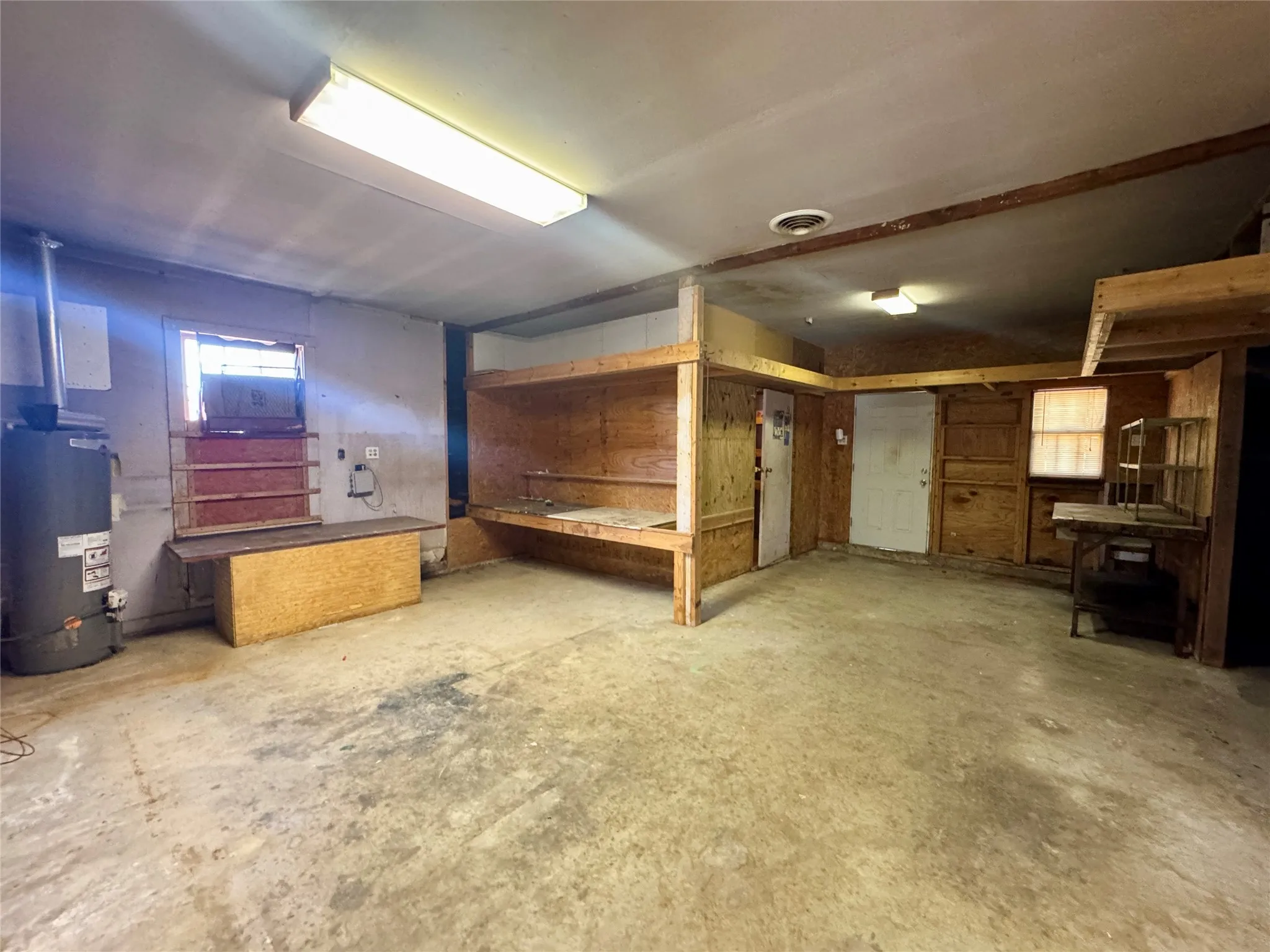 Single Family Residence For Sale in Jones County , 620 5th Street, Hawley, Texas 79525, 3 Bedroom, 2 Bathroom, Garage spaces, 2,544 Sqft, built in 1951, mls#21187377, Real Estate Agent in Hawley, Homes For Sale in Jones county, Homes For Sale in Hawley, Realtor in Hawley Texas, Real Estate Brokerage Independent Realty Texas, Luminita Cordes Realtor