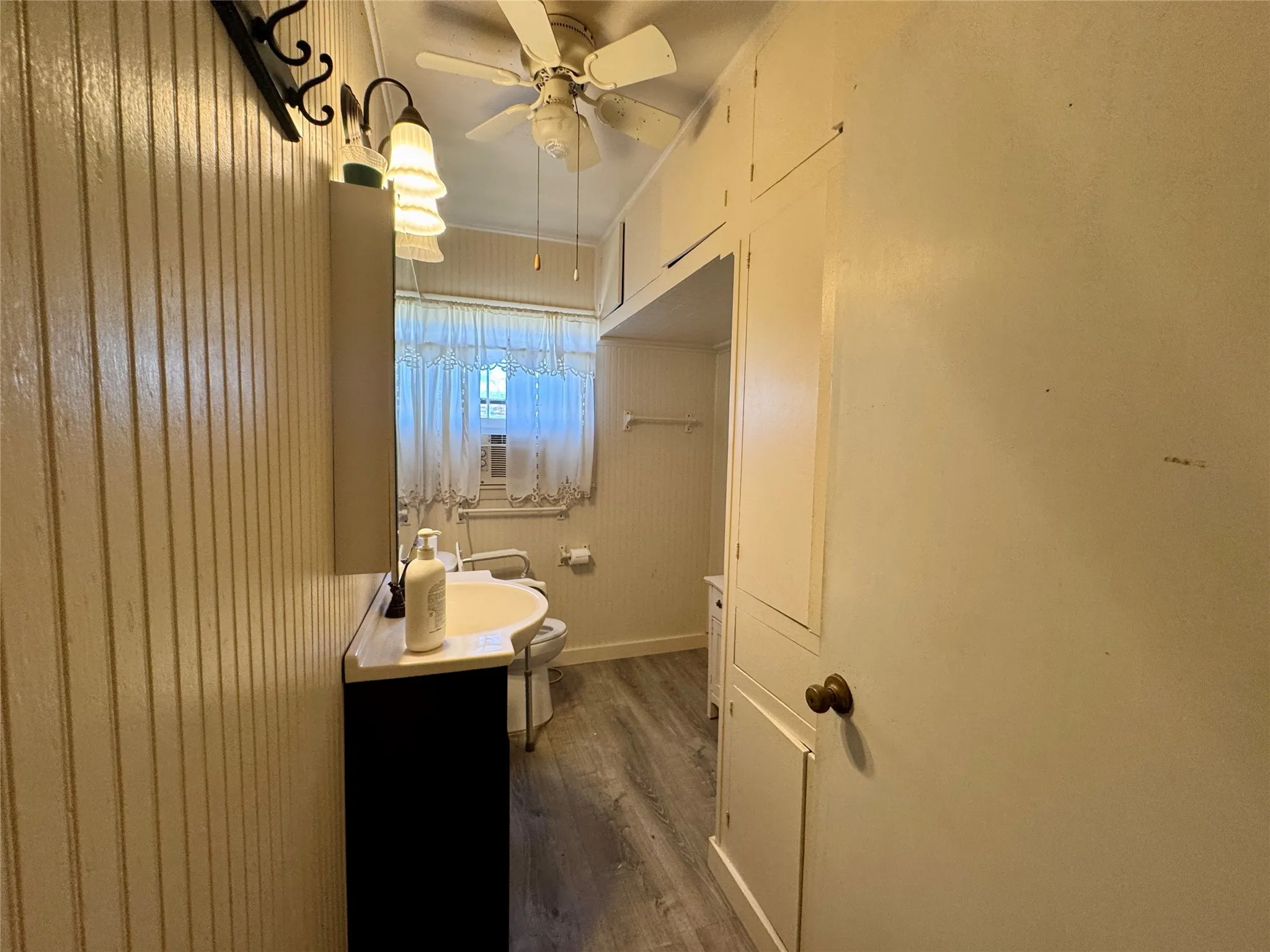 Single Family Residence For Sale in Jones County , 620 5th Street, Hawley, Texas 79525, 3 Bedroom, 2 Bathroom, Garage spaces, 2,544 Sqft, built in 1951, mls#21187377, Real Estate Agent in Hawley, Homes For Sale in Jones county, Homes For Sale in Hawley, Realtor in Hawley Texas, Real Estate Brokerage Independent Realty Texas, Luminita Cordes Realtor