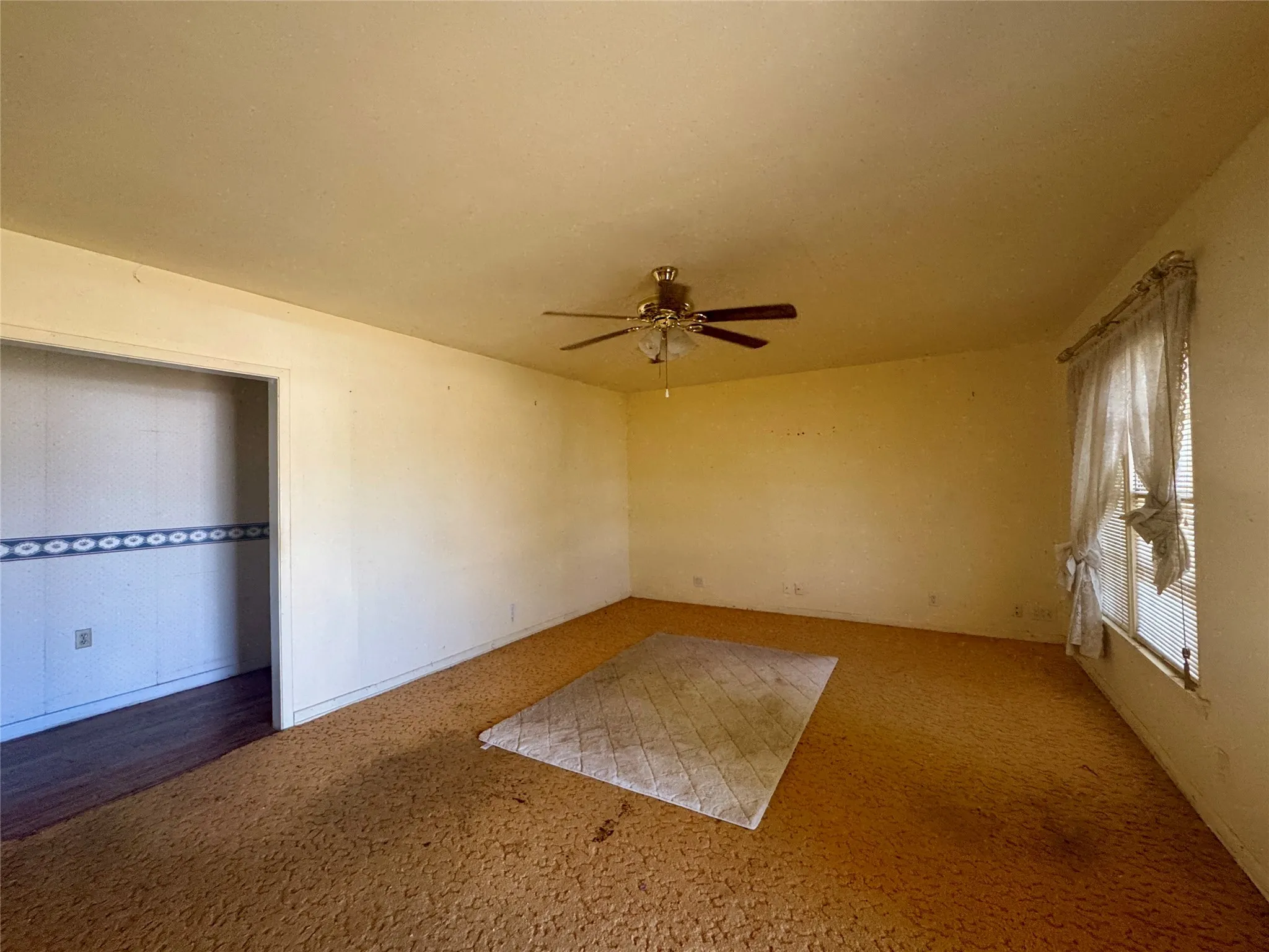 Single Family Residence For Sale in Jones County , 620 5th Street, Hawley, Texas 79525, 3 Bedroom, 2 Bathroom, Garage spaces, 2,544 Sqft, built in 1951, mls#21187377, Real Estate Agent in Hawley, Homes For Sale in Jones county, Homes For Sale in Hawley, Realtor in Hawley Texas, Real Estate Brokerage Independent Realty Texas, Luminita Cordes Realtor