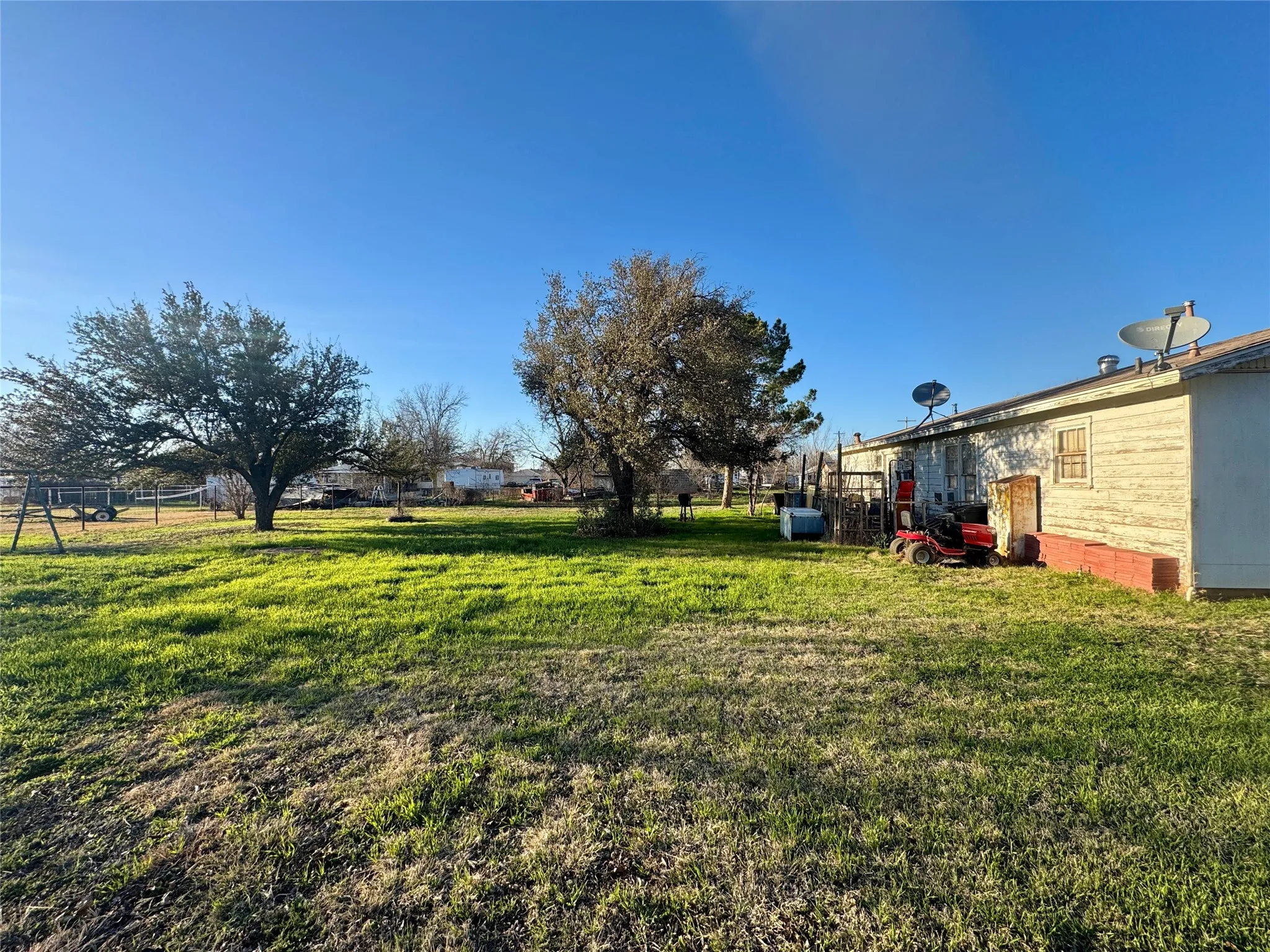 Single Family Residence For Sale in Jones County , 620 5th Street, Hawley, Texas 79525, 3 Bedroom, 2 Bathroom, Garage spaces, 2,544 Sqft, built in 1951, mls#21187377, Real Estate Agent in Hawley, Homes For Sale in Jones county, Homes For Sale in Hawley, Realtor in Hawley Texas, Real Estate Brokerage Independent Realty Texas, Luminita Cordes Realtor