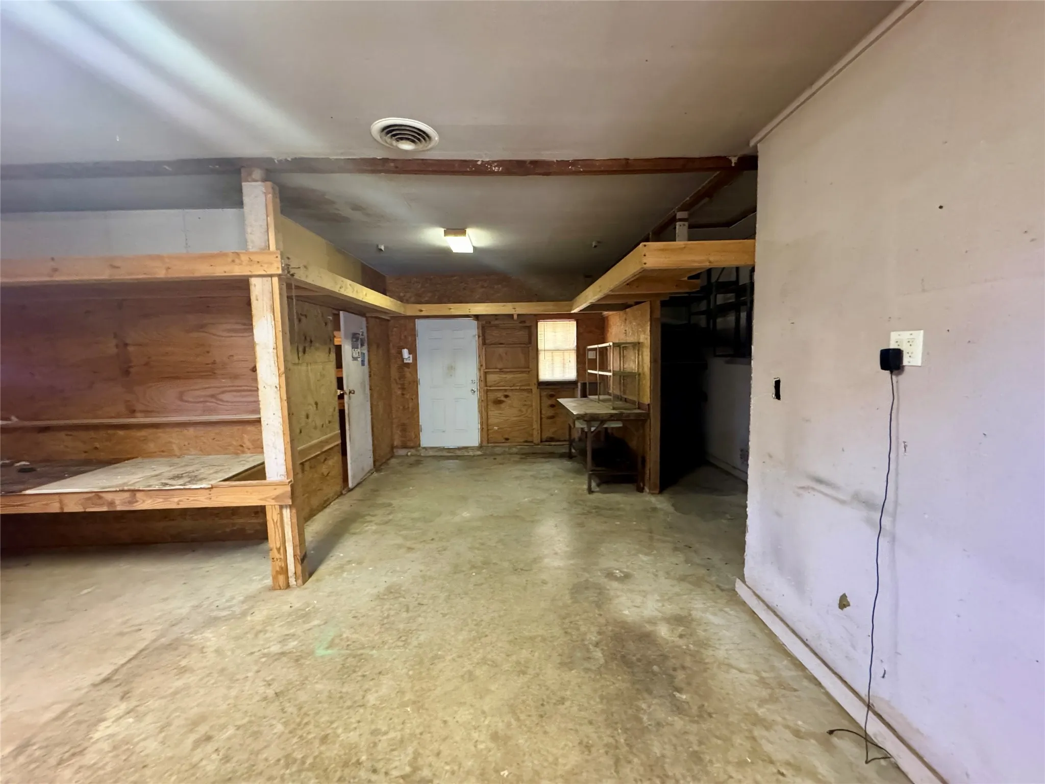 Single Family Residence For Sale in Jones County , 620 5th Street, Hawley, Texas 79525, 3 Bedroom, 2 Bathroom, Garage spaces, 2,544 Sqft, built in 1951, mls#21187377, Real Estate Agent in Hawley, Homes For Sale in Jones county, Homes For Sale in Hawley, Realtor in Hawley Texas, Real Estate Brokerage Independent Realty Texas, Luminita Cordes Realtor