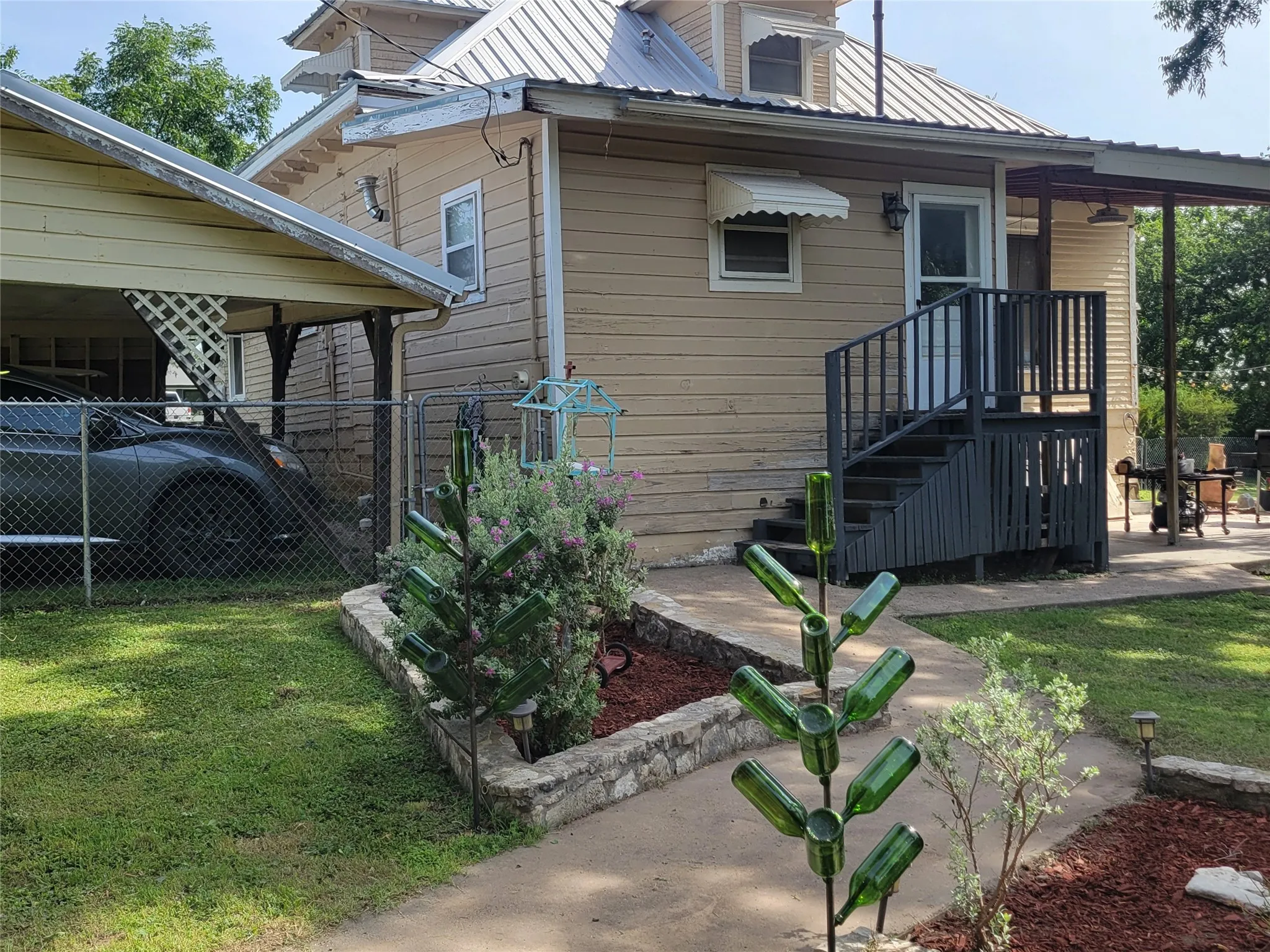 Single Family Residence For Sale in Comanche County , 706 W Wrights Avenue, Comanche, Texas 76442, 3 Bedrooms, 2 Bathrooms, Garage spaces, 1,580 Sqft, built in 1899, Preowned, Price $249,900, mls#21187381, Real Estate Agent in Comanche, Homes For Sale in Comanche county, Homes For Sale in Comanche, Realtor in Comanche Texas, Real Estate Brokerage Independent Realty Texas, Luminita Cordes Realtor