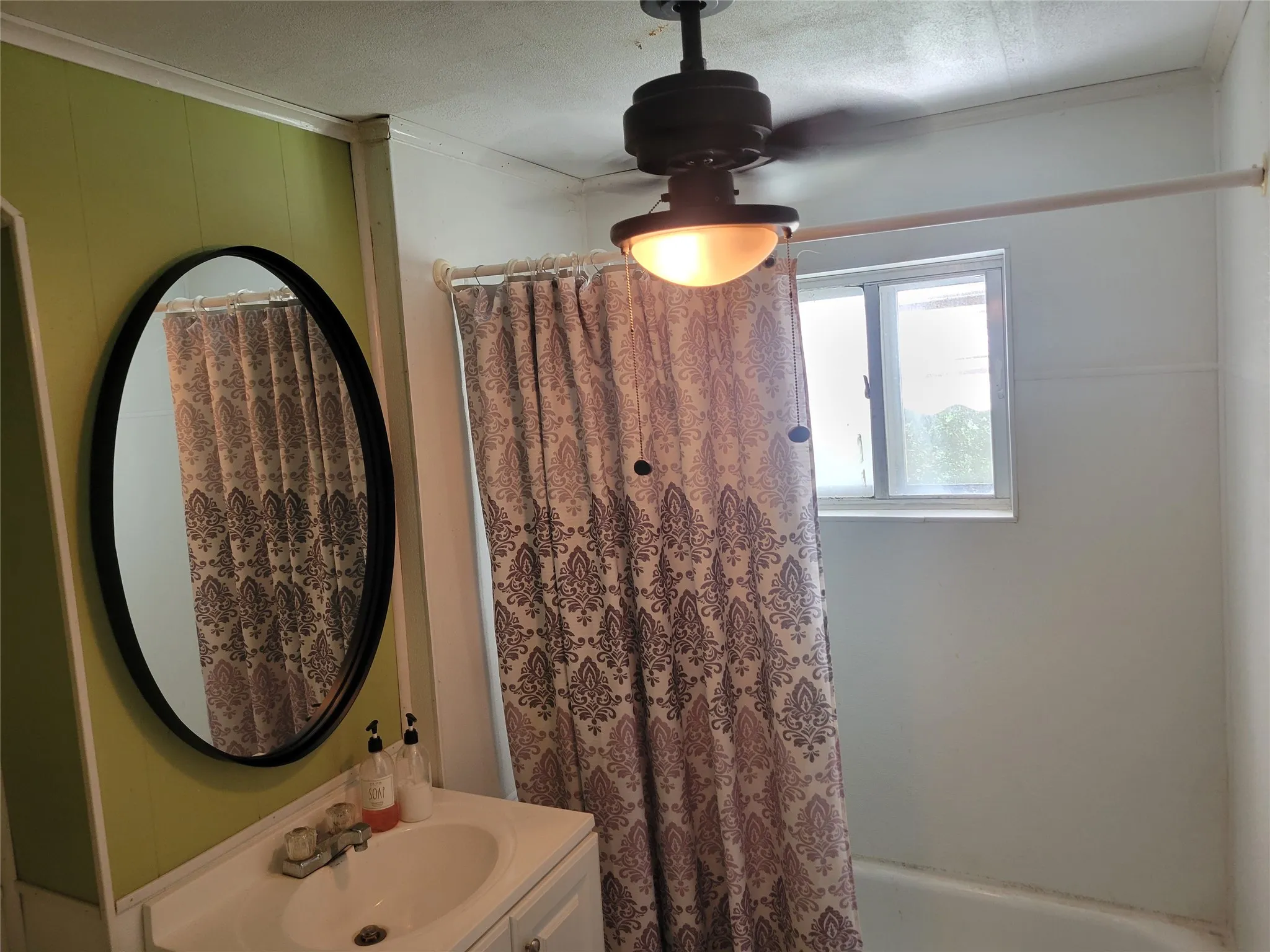 Single Family Residence For Sale in Comanche County , 706 W Wrights Avenue, Comanche, Texas 76442, 3 Bedrooms, 2 Bathrooms, Garage spaces, 1,580 Sqft, built in 1899, Preowned, Price $249,900, mls#21187381, Real Estate Agent in Comanche, Homes For Sale in Comanche county, Homes For Sale in Comanche, Realtor in Comanche Texas, Real Estate Brokerage Independent Realty Texas, Luminita Cordes Realtor