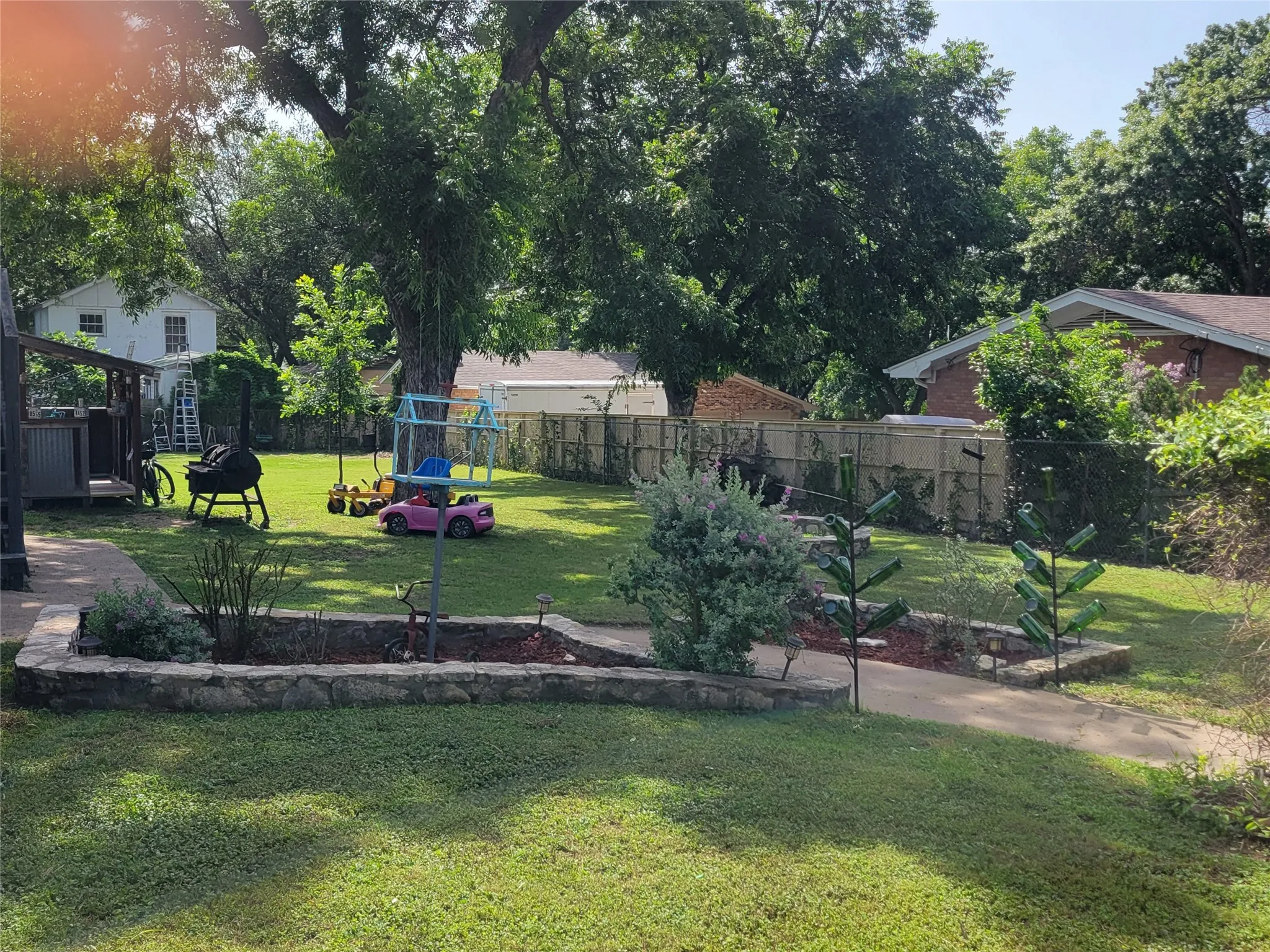 Single Family Residence For Sale in Comanche County , 706 W Wrights Avenue, Comanche, Texas 76442, 3 Bedrooms, 2 Bathrooms, Garage spaces, 1,580 Sqft, built in 1899, Preowned, Price $249,900, mls#21187381, Real Estate Agent in Comanche, Homes For Sale in Comanche county, Homes For Sale in Comanche, Realtor in Comanche Texas, Real Estate Brokerage Independent Realty Texas, Luminita Cordes Realtor