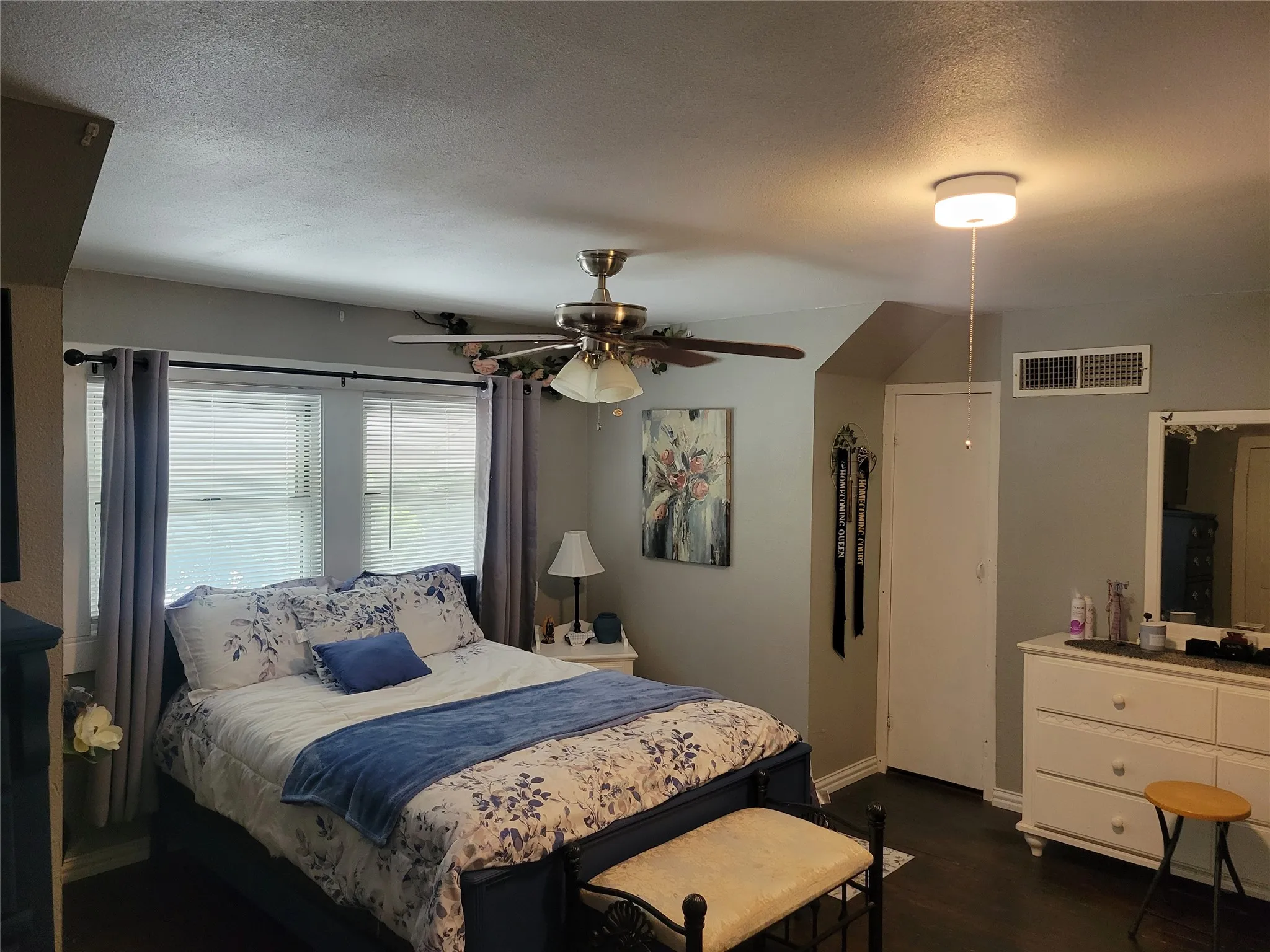 Single Family Residence For Sale in Comanche County , 706 W Wrights Avenue, Comanche, Texas 76442, 3 Bedrooms, 2 Bathrooms, Garage spaces, 1,580 Sqft, built in 1899, Preowned, Price $249,900, mls#21187381, Real Estate Agent in Comanche, Homes For Sale in Comanche county, Homes For Sale in Comanche, Realtor in Comanche Texas, Real Estate Brokerage Independent Realty Texas, Luminita Cordes Realtor