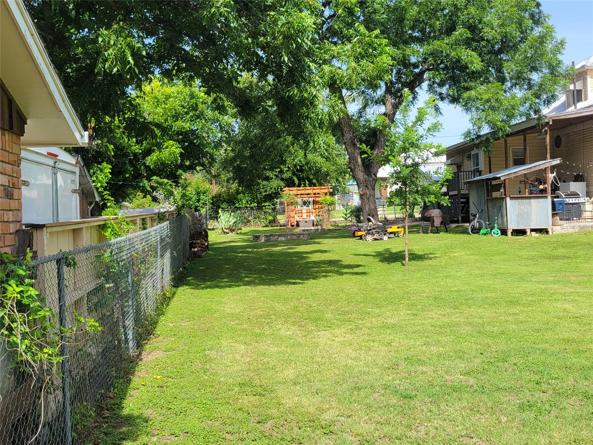 Single Family Residence For Sale in Comanche County , 706 W Wrights Avenue, Comanche, Texas 76442, 3 Bedrooms, 2 Bathrooms, Garage spaces, 1,580 Sqft, built in 1899, Preowned, Price $249,900, mls#21187381, Real Estate Agent in Comanche, Homes For Sale in Comanche county, Homes For Sale in Comanche, Realtor in Comanche Texas, Real Estate Brokerage Independent Realty Texas, Luminita Cordes Realtor