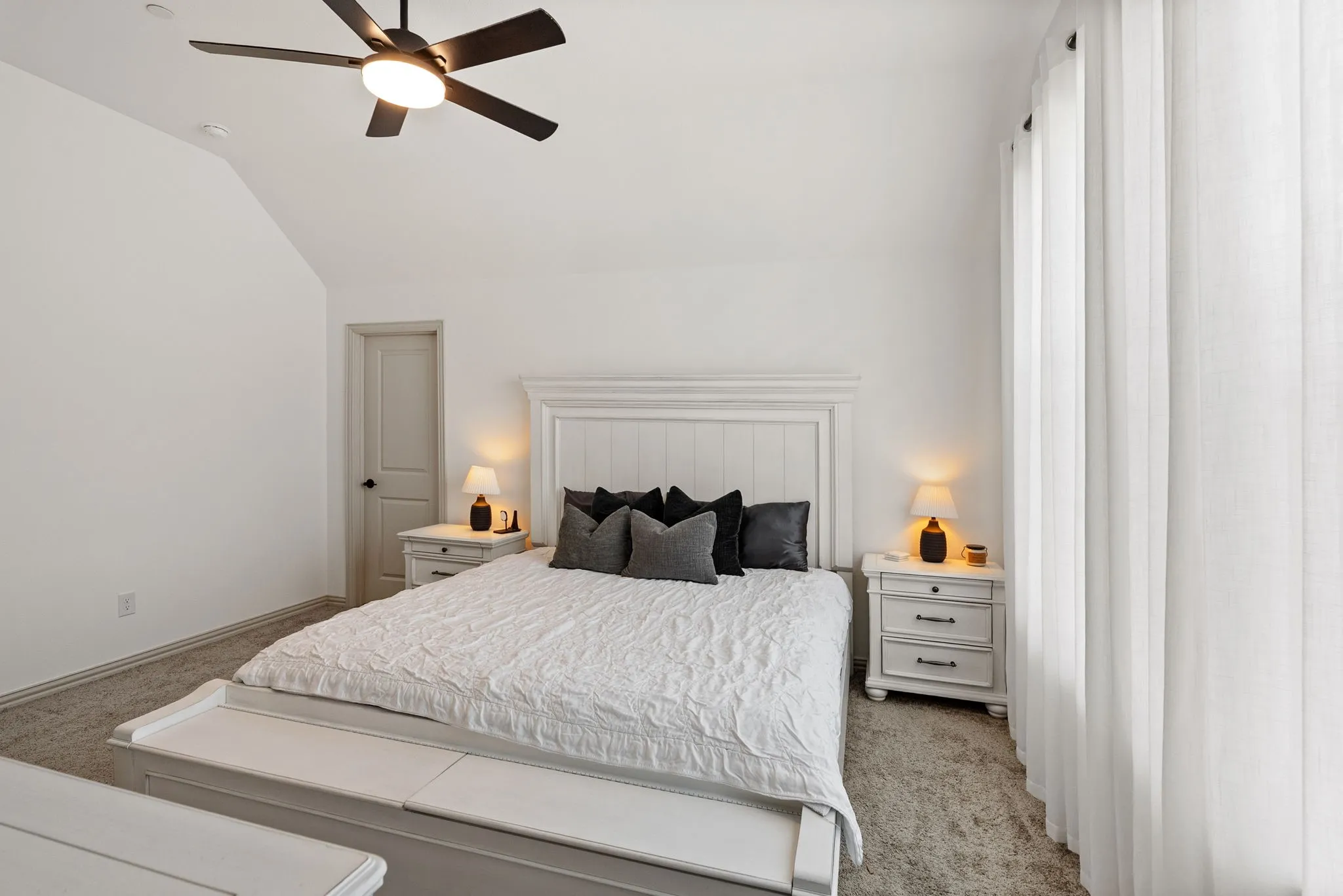 Townhouse For Sale in Collin County , 1311 Hill Country Place, Celina, Texas 75009, 4 Bedroom, 4 Bathroom, 2 Garage spaces, 2,086 Sqft, built in 2023, Price $370,000, mls#21174875, Real Estate Agent in Celina, Homes For Sale in Collin county, Homes For Sale in Celina, Realtor in Celina Texas, Real Estate Brokerage Independent Realty Texas, Luminita Cordes Realtor
