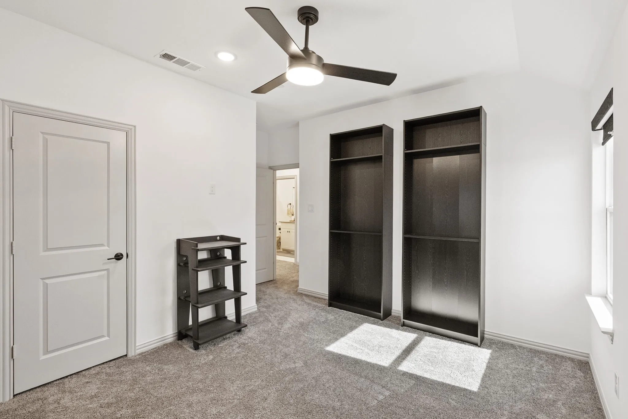 Townhouse For Sale in Collin County , 1311 Hill Country Place, Celina, Texas 75009, 4 Bedroom, 4 Bathroom, 2 Garage spaces, 2,086 Sqft, built in 2023, Price $370,000, mls#21174875, Real Estate Agent in Celina, Homes For Sale in Collin county, Homes For Sale in Celina, Realtor in Celina Texas, Real Estate Brokerage Independent Realty Texas, Luminita Cordes Realtor