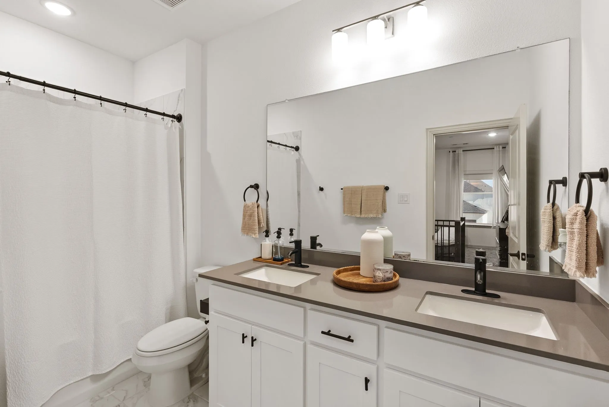 Townhouse For Sale in Collin County , 1311 Hill Country Place, Celina, Texas 75009, 4 Bedroom, 4 Bathroom, 2 Garage spaces, 2,086 Sqft, built in 2023, Price $370,000, mls#21174875, Real Estate Agent in Celina, Homes For Sale in Collin county, Homes For Sale in Celina, Realtor in Celina Texas, Real Estate Brokerage Independent Realty Texas, Luminita Cordes Realtor