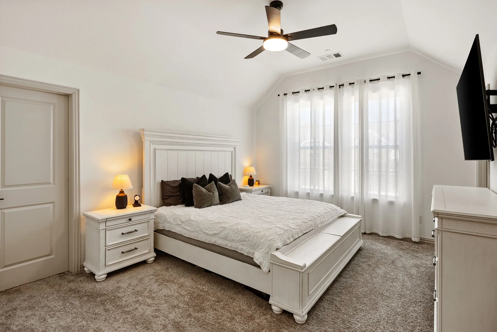 Townhouse For Sale in Collin County , 1311 Hill Country Place, Celina, Texas 75009, 4 Bedroom, 4 Bathroom, 2 Garage spaces, 2,086 Sqft, built in 2023, Price $370,000, mls#21174875, Real Estate Agent in Celina, Homes For Sale in Collin county, Homes For Sale in Celina, Realtor in Celina Texas, Real Estate Brokerage Independent Realty Texas, Luminita Cordes Realtor