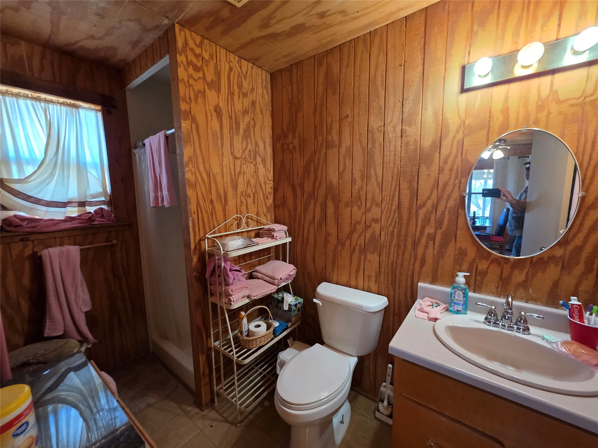 Single Family Residence For Sale in Coleman County , 1709 County Road 330, Voss, Texas 76888, 2 Bedrooms, 2 Bathrooms, 2 Garage spaces, 2,699 Sqft, built in 2000, Preowned, Price $1,074,850, mls#21187456, Real Estate Agent in Voss, Homes For Sale in Coleman county, Homes For Sale in Voss, Realtor in Voss Texas, Real Estate Brokerage Independent Realty Texas, Luminita Cordes Realtor