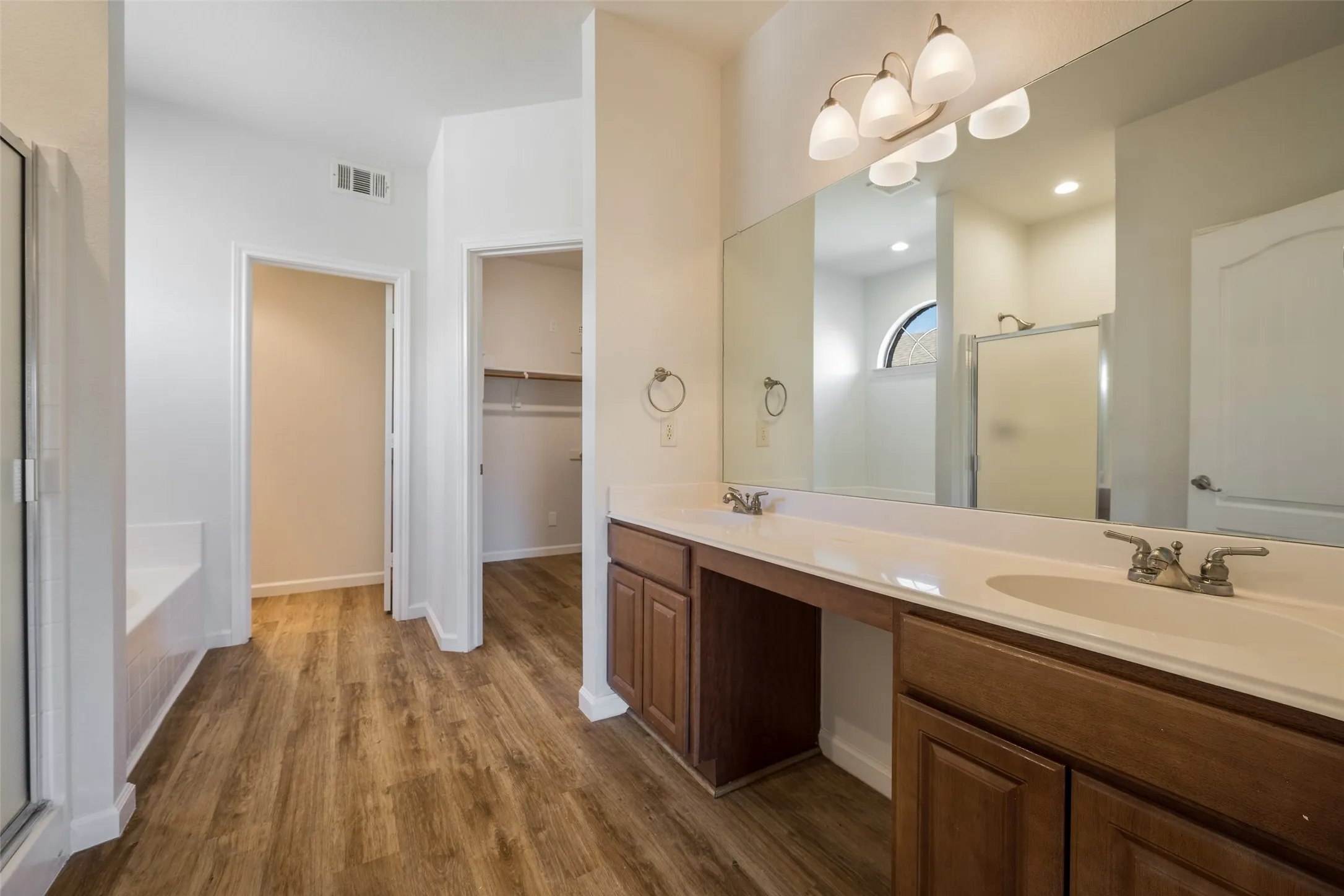 Single Family Residence For Rent in Collin County , 826 Hazels Way, Anna, Texas 75409, 4 Bedroom, 3 Bathroom, 2 Garage spaces, 2,084 Sqft, built in 2007, mls#21187493, Real Estate Agent in Anna, Homes For Rent in Collin county, Homes For Rent in Anna, Realtor in Anna Texas, Real Estate Brokerage Independent Realty Texas, Luminita Cordes Realtor