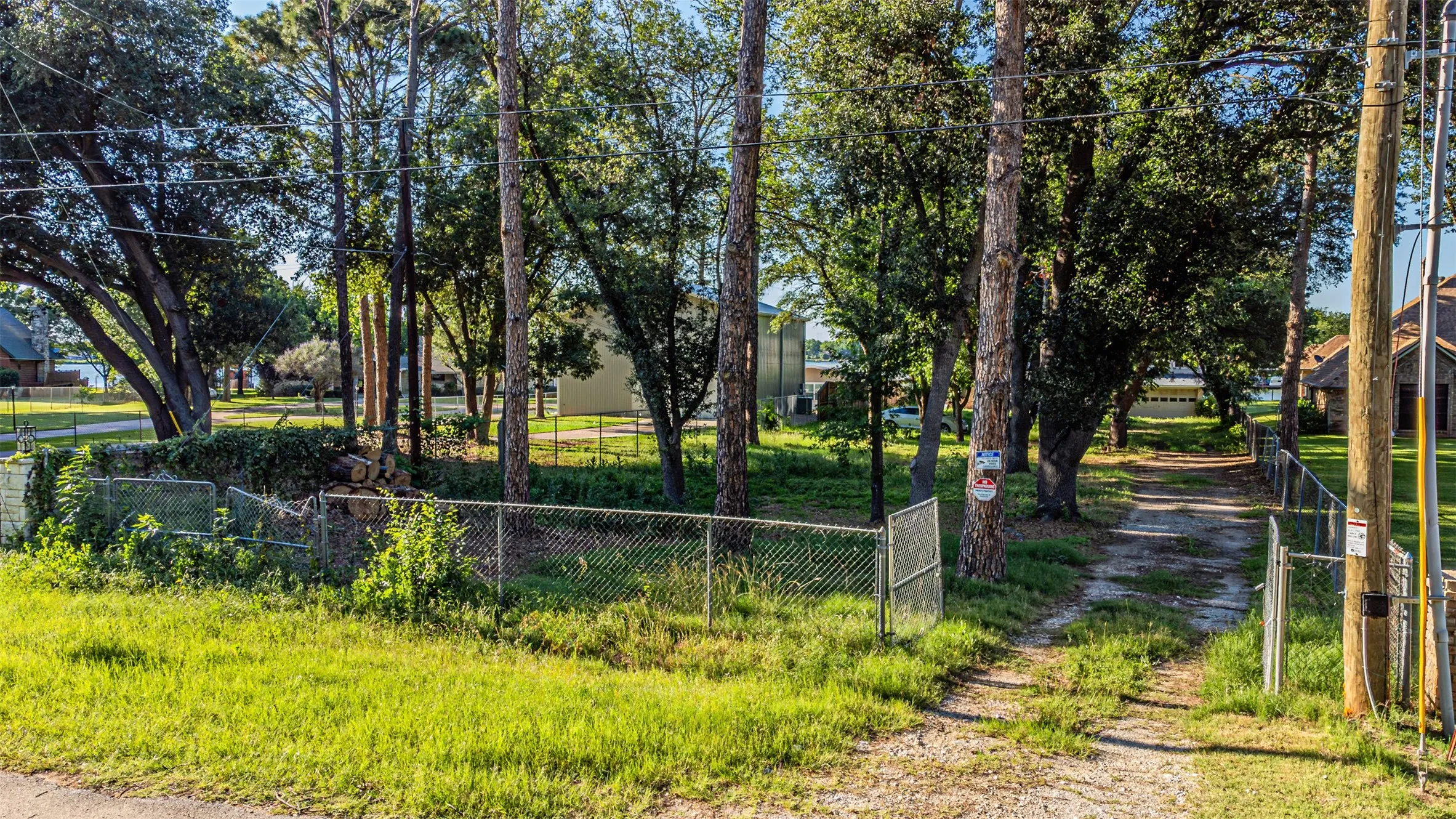 Single Family Residence For Sale in Hood County , 1712 Island Village Court, Granbury, Texas 76048, 0, 0, 2 Garage spaces, 0 Sqft, built in 1985, Preowned, mls#21179889, Real Estate Agent in Granbury, Homes For Sale in Hood county, Homes For Sale in Granbury, Realtor in Granbury Texas, Real Estate Brokerage Independent Realty Texas, Luminita Cordes Realtor