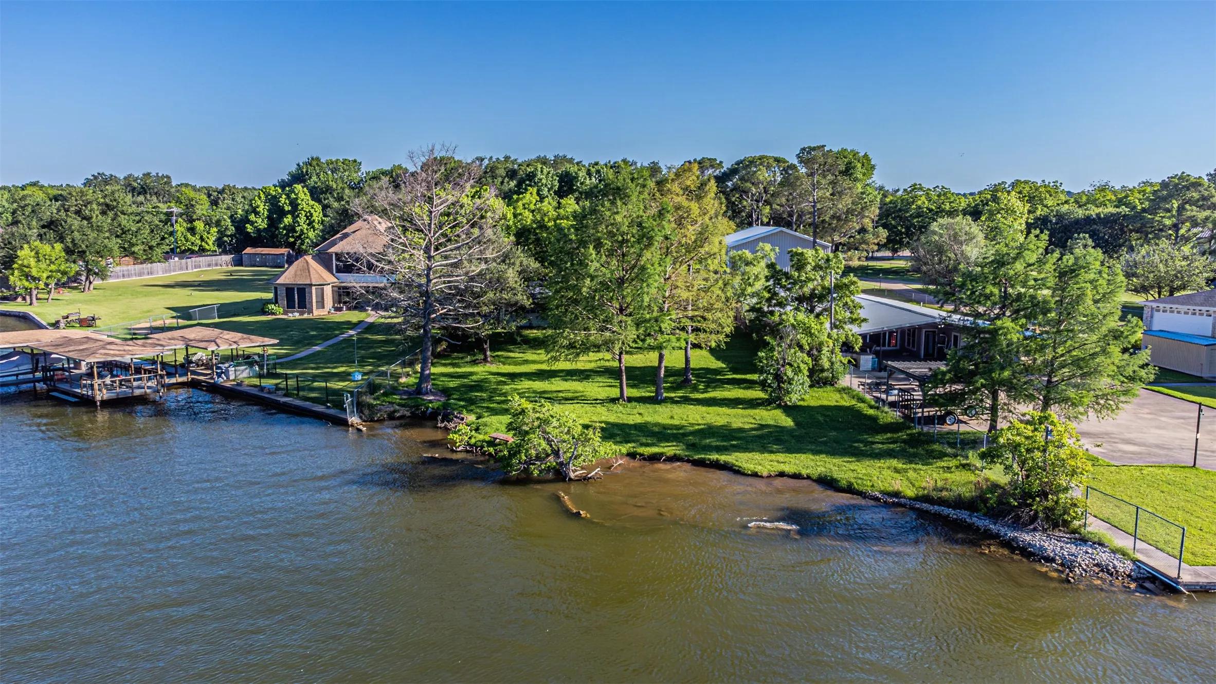 Single Family Residence For Sale in Hood County , 1712 Island Village Court, Granbury, Texas 76048, 0, 0, 2 Garage spaces, 0 Sqft, built in 1985, Preowned, mls#21179889, Real Estate Agent in Granbury, Homes For Sale in Hood county, Homes For Sale in Granbury, Realtor in Granbury Texas, Real Estate Brokerage Independent Realty Texas, Luminita Cordes Realtor