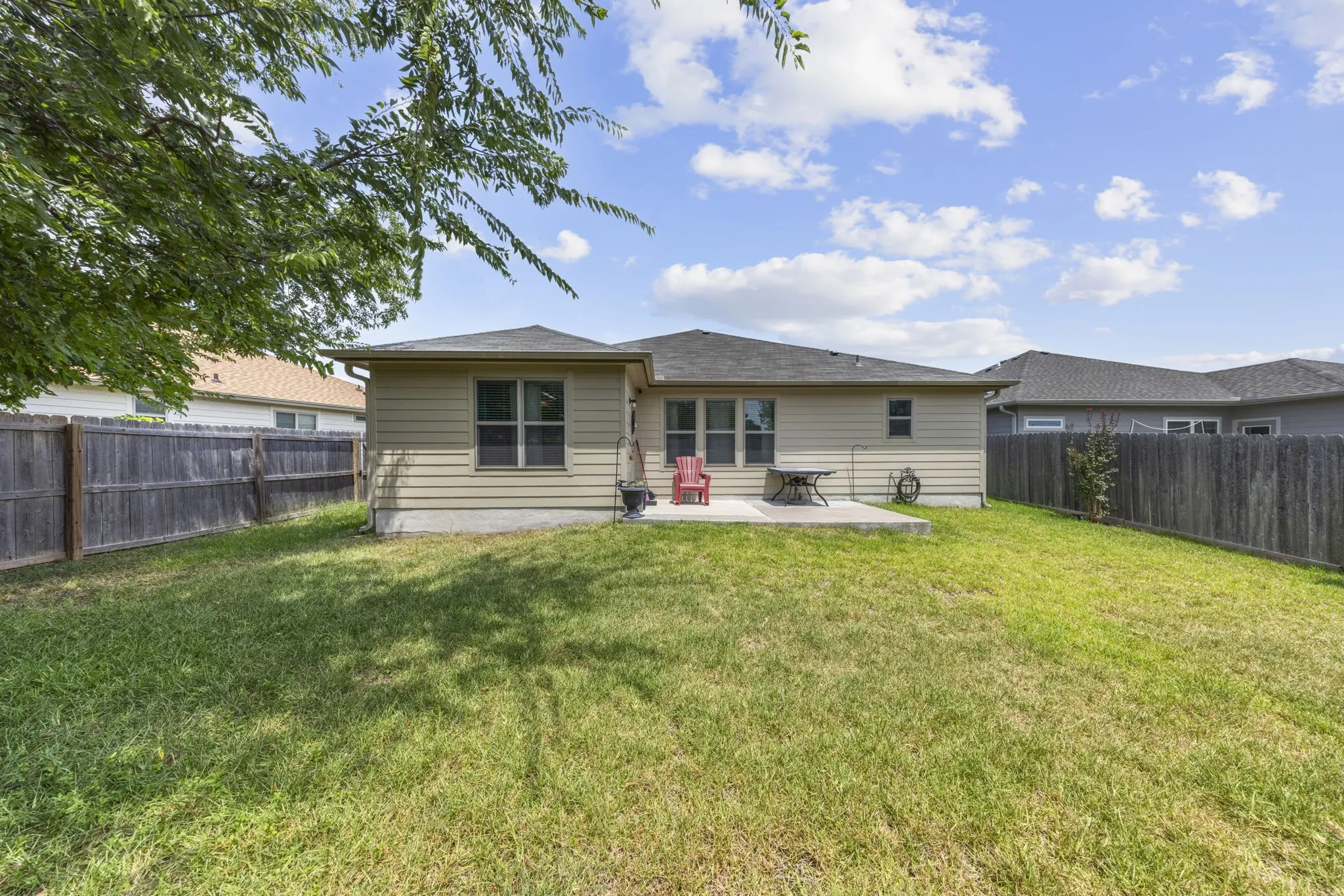 Single Family Residence For Sale in Bell County , 2513 Petersburg Lane, Temple, Texas 76504, 3 Bedroom, 2 Bathroom, 2 Garage spaces, 1,300 Sqft, built in 2019, mls#21187544, Real Estate Agent in Temple, Homes For Sale in Bell county, Homes For Sale in Temple, Realtor in Temple Texas, Real Estate Brokerage Independent Realty Texas, Luminita Cordes Realtor
