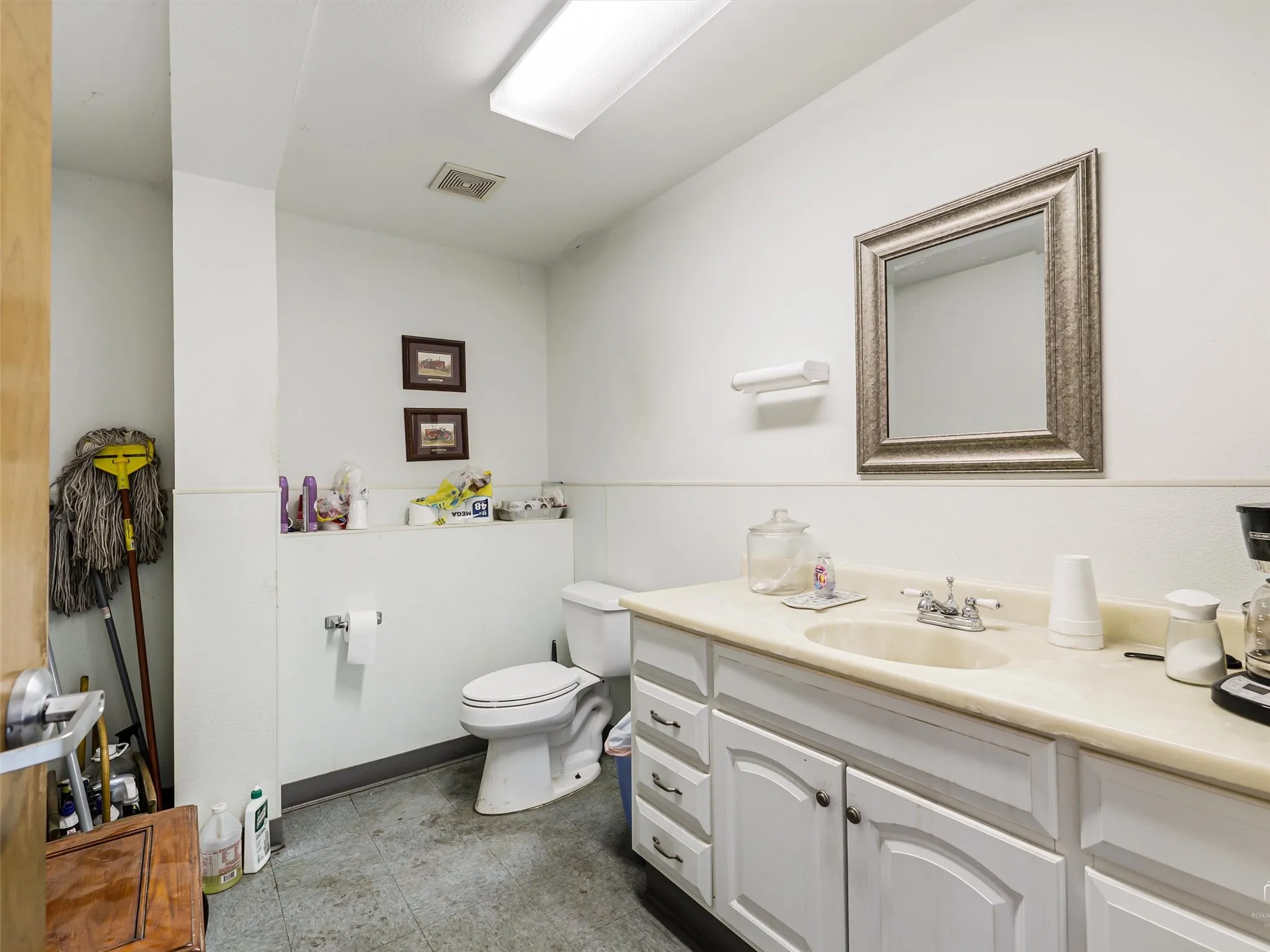 Bathroom on each floor