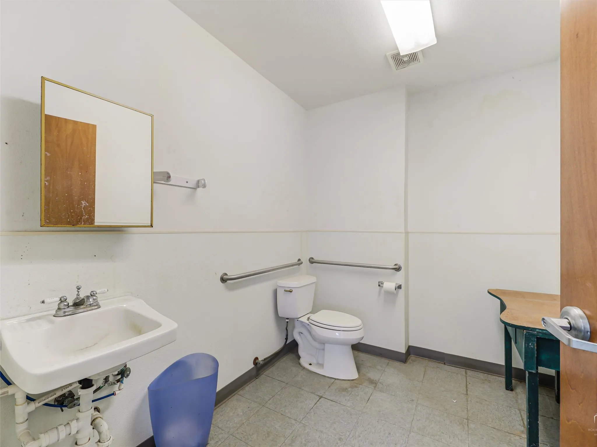 Bathroom on each floor