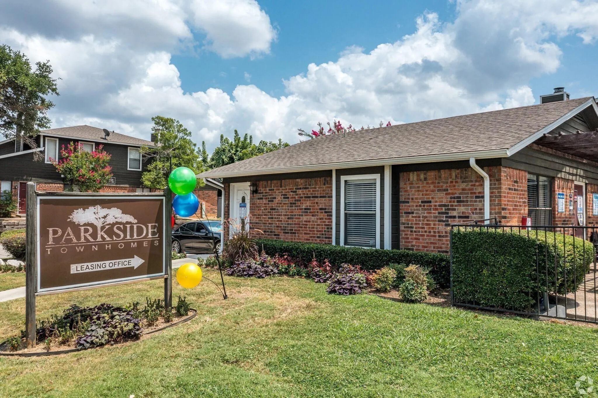 Condominium For Sale in Tarrant County , 1122 Millview Drive 604, Arlington, Texas 76012, 2 Bedroom, 2 Bathroom, Garage spaces, 950 Sqft, built in 1984, mls#21187662, Real Estate Agent in Arlington, Homes For Sale in Tarrant county, Homes For Sale in Arlington, Realtor in Arlington Texas, Real Estate Brokerage Independent Realty Texas, Luminita Cordes Realtor