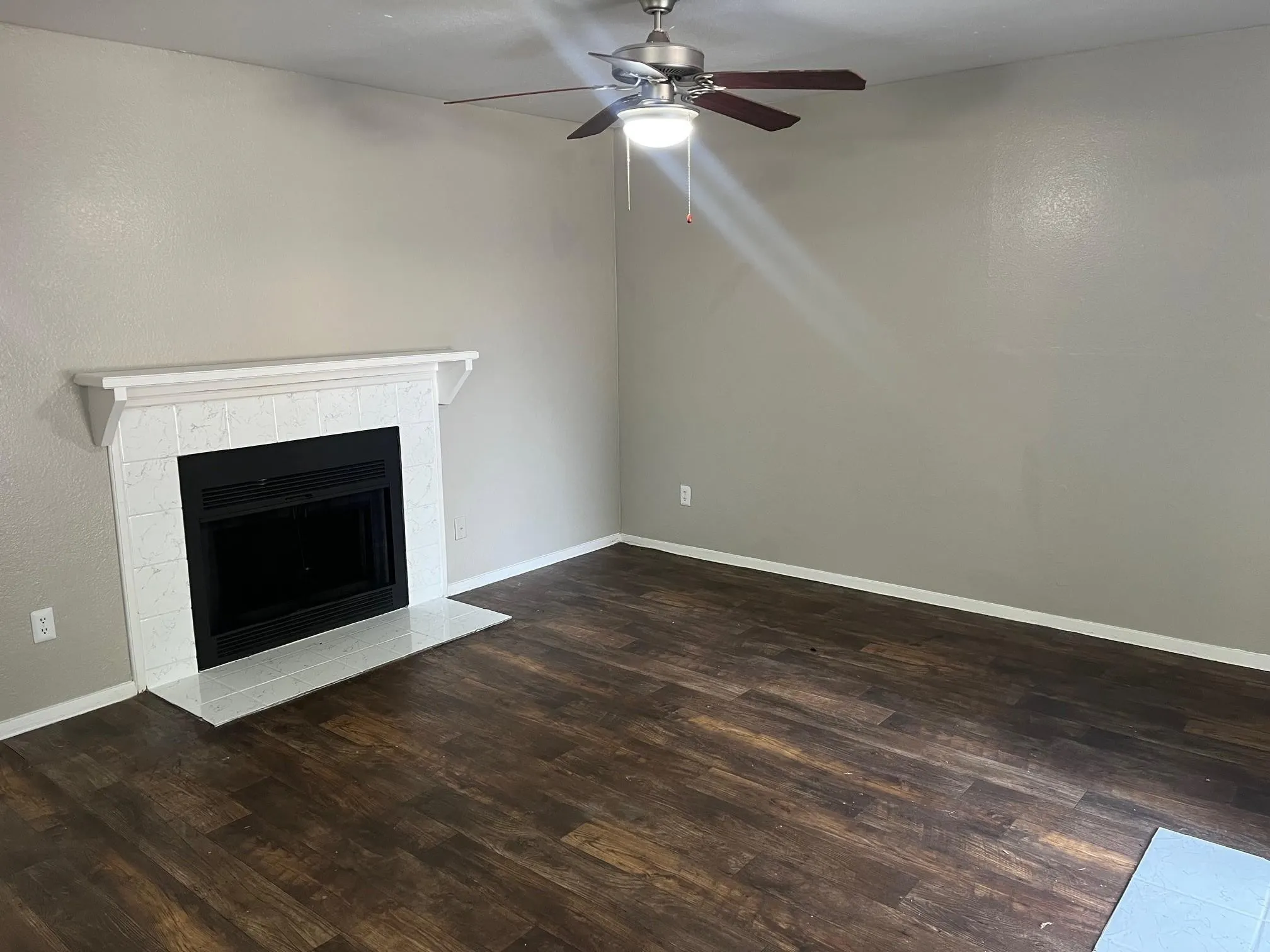 Condominium For Sale in Tarrant County , 1122 Millview Drive 604, Arlington, Texas 76012, 2 Bedroom, 2 Bathroom, Garage spaces, 950 Sqft, built in 1984, mls#21187662, Real Estate Agent in Arlington, Homes For Sale in Tarrant county, Homes For Sale in Arlington, Realtor in Arlington Texas, Real Estate Brokerage Independent Realty Texas, Luminita Cordes Realtor