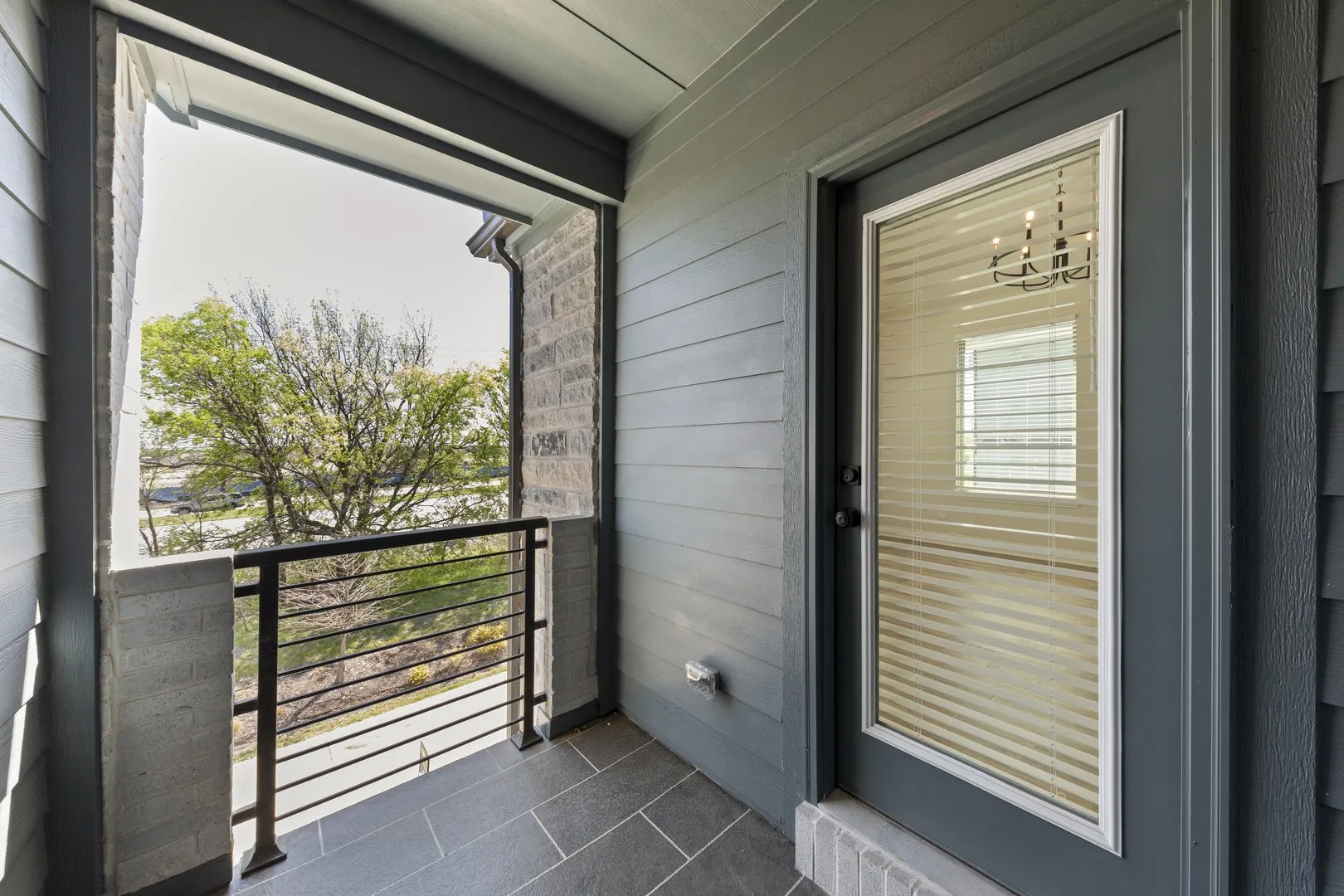 25. 2518 Campden Mews - Balcony