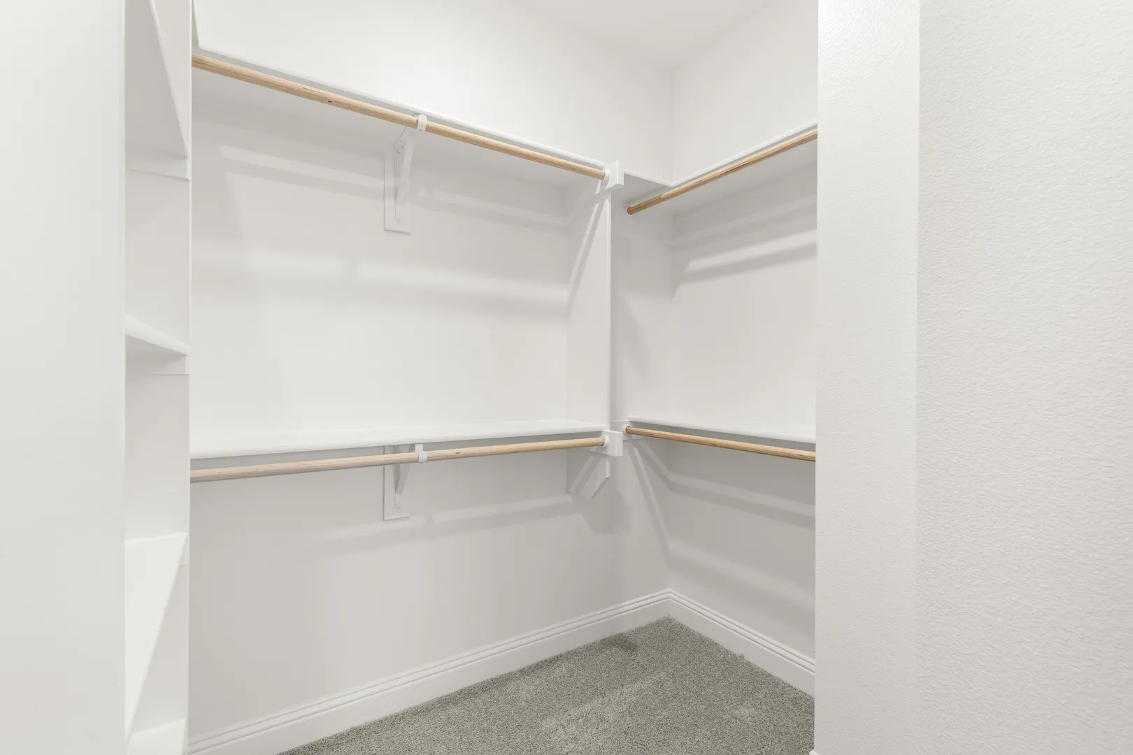 24. 2518 Campden Mews - Closet
