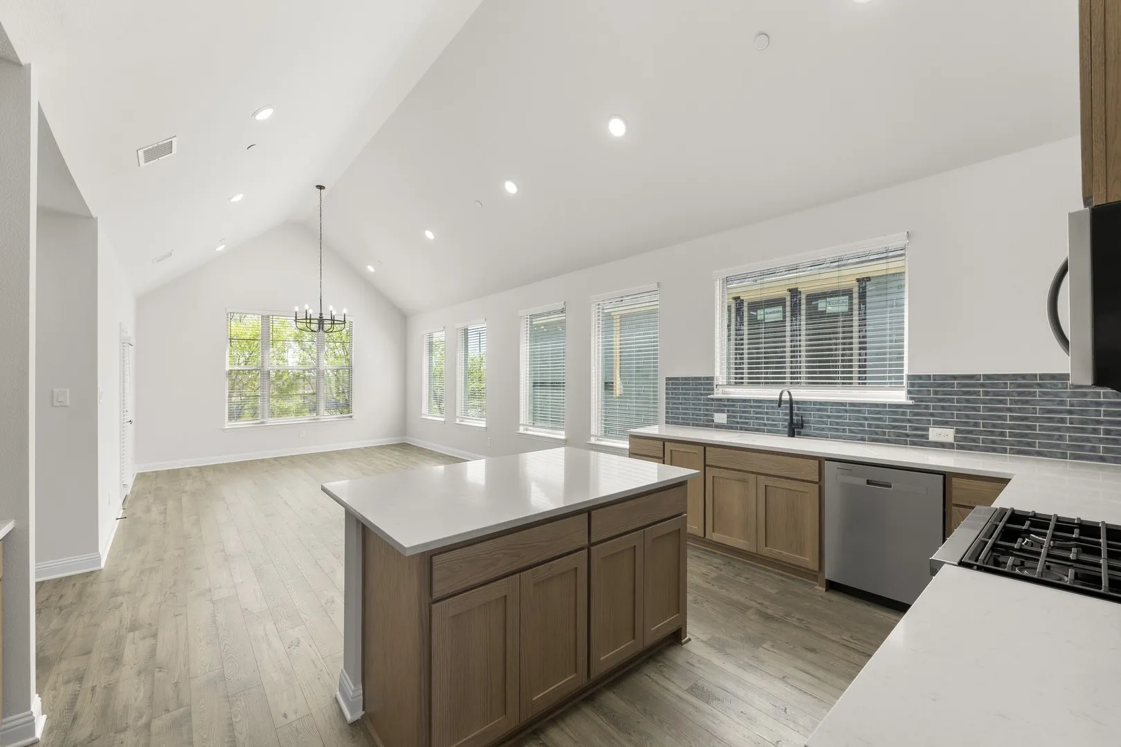 18. 2518 Campden Mews - Kitchen (4)