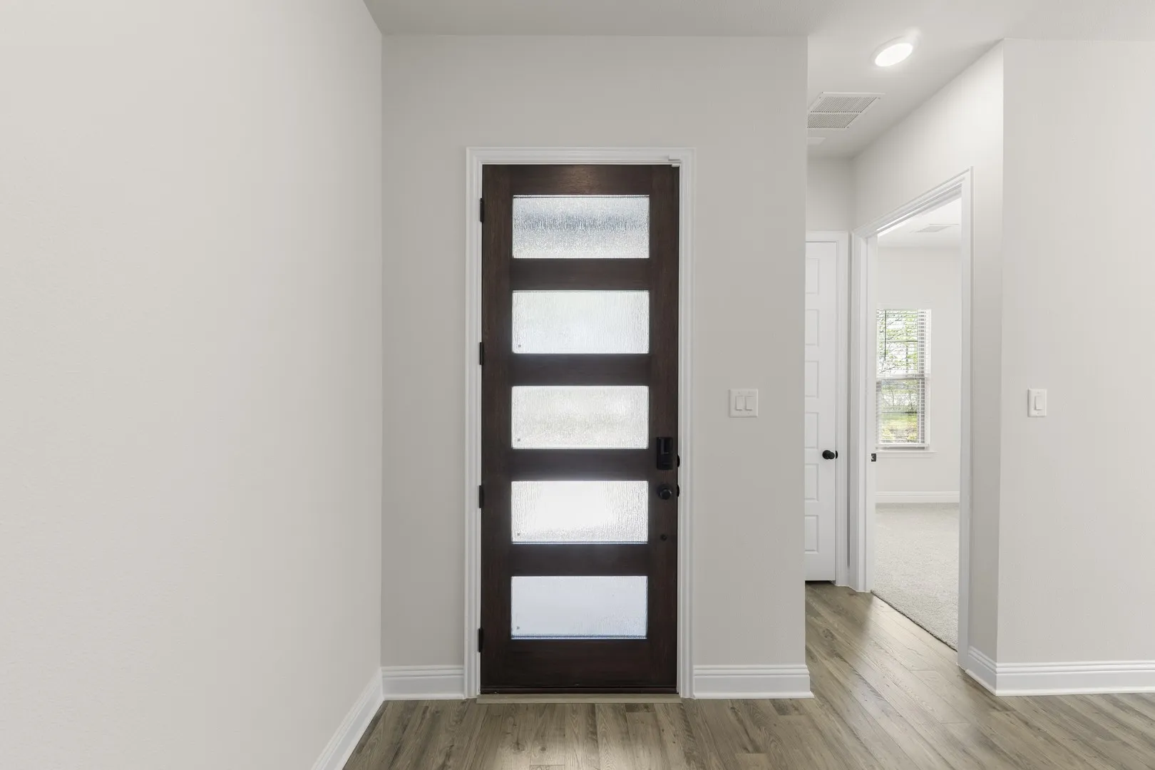 04. 2518 Campden Mews - Entry