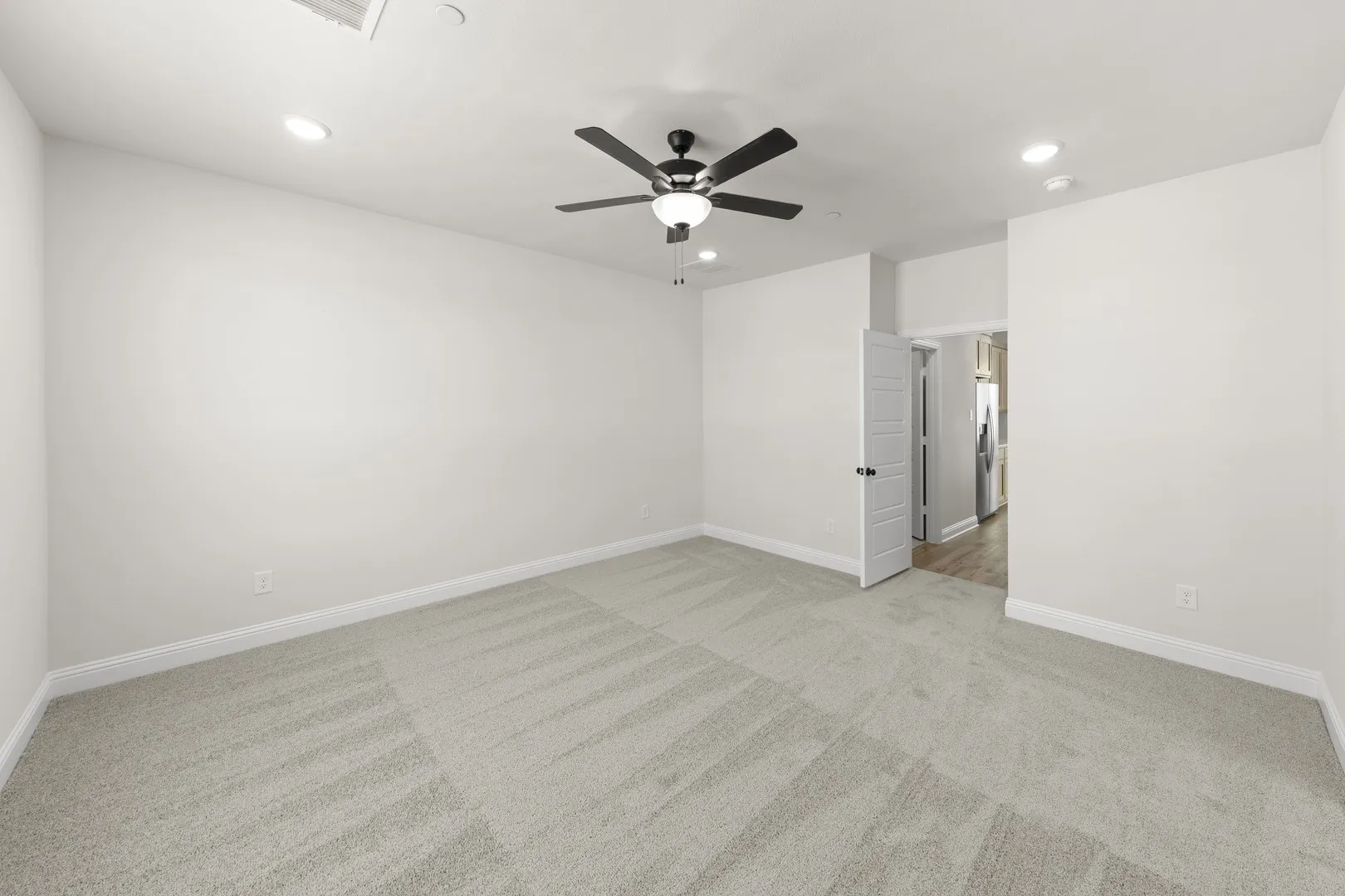 20. 2518 Campden Mews - Primary (2)