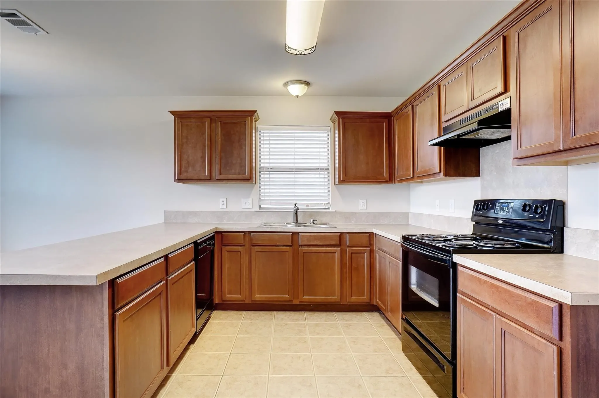 Single Family Residence For Sale in Denton County , 222 Windmill Drive, Justin, Texas 76247, 3 Bedrooms, 2 Bathrooms, 2 Garage spaces, 1,532 Sqft, built in 2007, Price $315,000, mls#21186180, Real Estate Agent in Justin, Homes For Sale in Denton county, Homes For Sale in Justin, Realtor in Justin Texas, Real Estate Brokerage Independent Realty Texas, Luminita Cordes Realtor