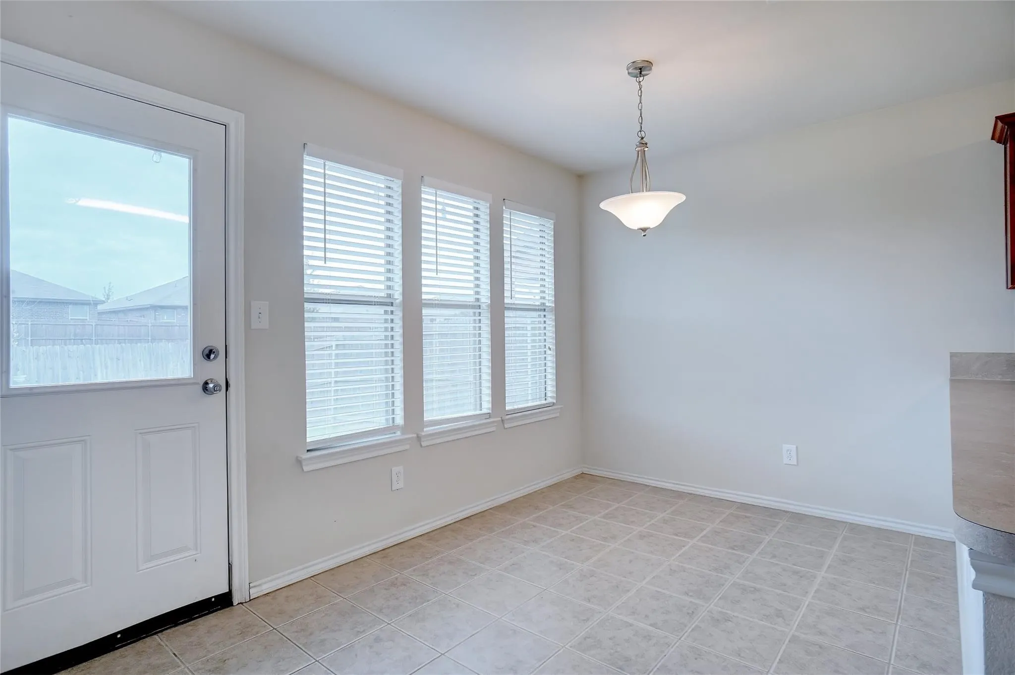 Single Family Residence For Sale in Denton County , 222 Windmill Drive, Justin, Texas 76247, 3 Bedrooms, 2 Bathrooms, 2 Garage spaces, 1,532 Sqft, built in 2007, Price $315,000, mls#21186180, Real Estate Agent in Justin, Homes For Sale in Denton county, Homes For Sale in Justin, Realtor in Justin Texas, Real Estate Brokerage Independent Realty Texas, Luminita Cordes Realtor