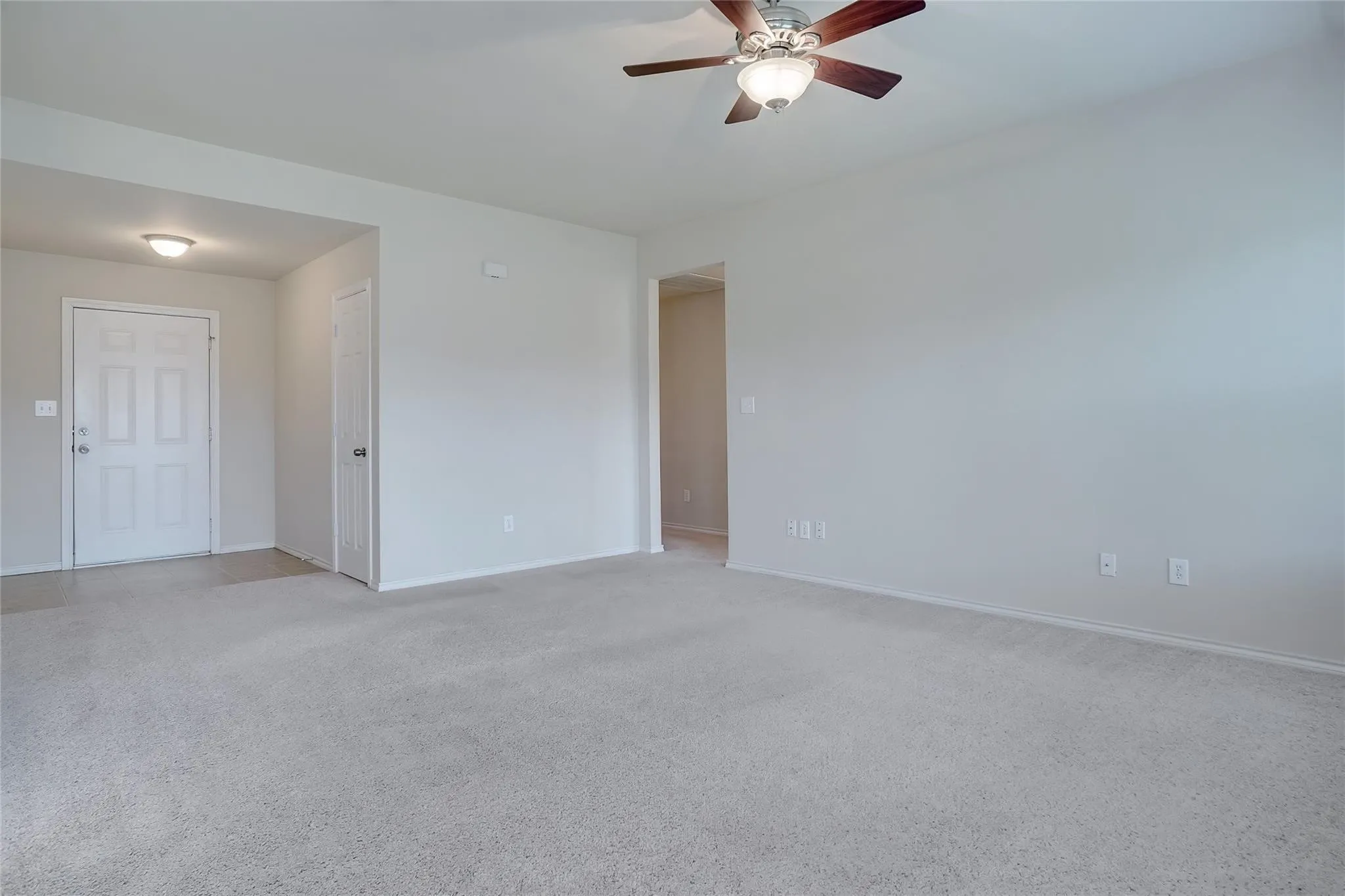 Single Family Residence For Sale in Denton County , 222 Windmill Drive, Justin, Texas 76247, 3 Bedrooms, 2 Bathrooms, 2 Garage spaces, 1,532 Sqft, built in 2007, Price $315,000, mls#21186180, Real Estate Agent in Justin, Homes For Sale in Denton county, Homes For Sale in Justin, Realtor in Justin Texas, Real Estate Brokerage Independent Realty Texas, Luminita Cordes Realtor