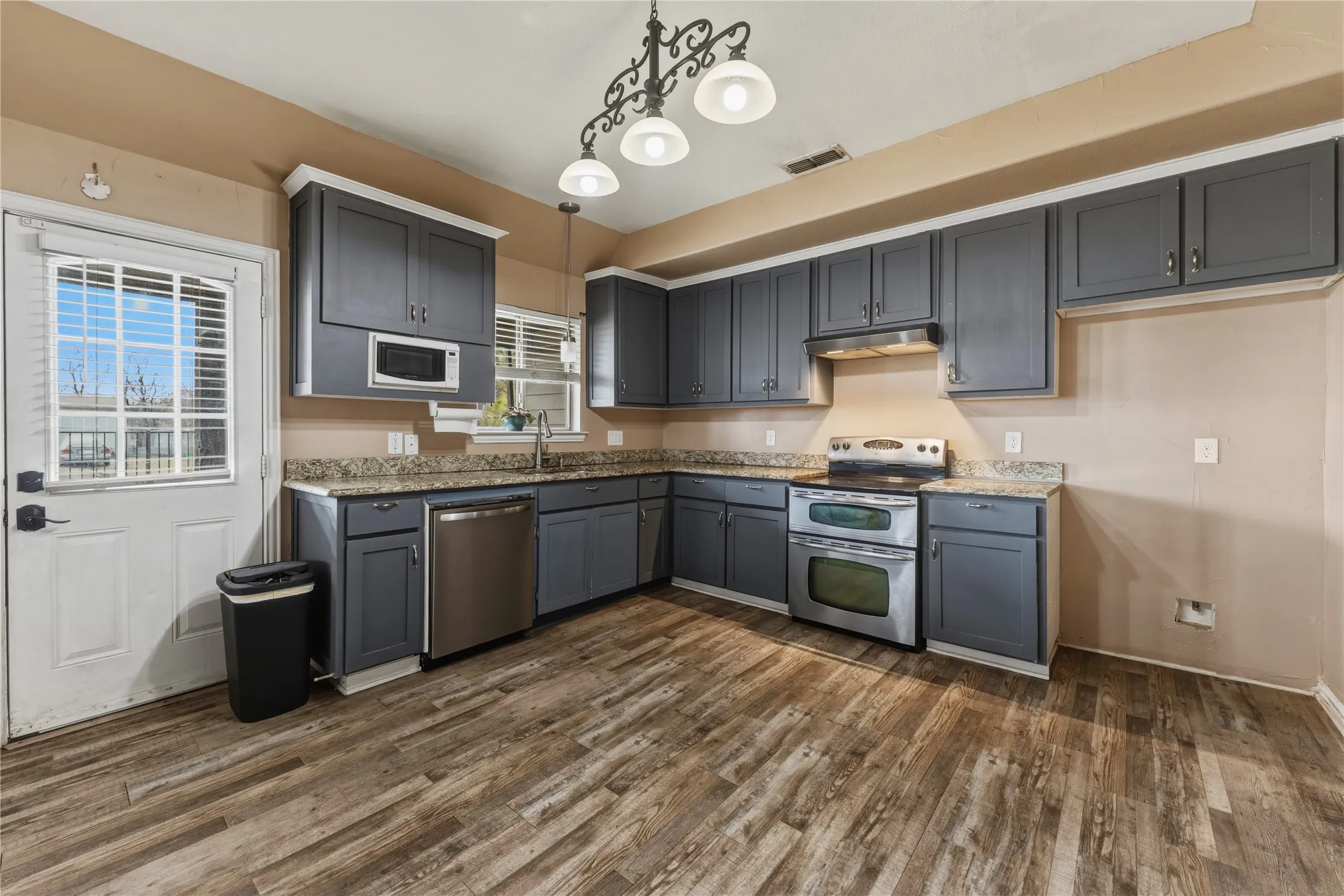 Single Family Residence For Sale in Collin County , 110 Reese Street, Josephine, Texas 75173, 3 Bedrooms, 2 Bathrooms, Garage spaces, 1,500 Sqft, built in 2016, Preowned, Price $220,000, mls#21187720, Real Estate Agent in Josephine, Homes For Sale in Collin county, Homes For Sale in Josephine, Realtor in Josephine Texas, Real Estate Brokerage Independent Realty Texas, Luminita Cordes Realtor