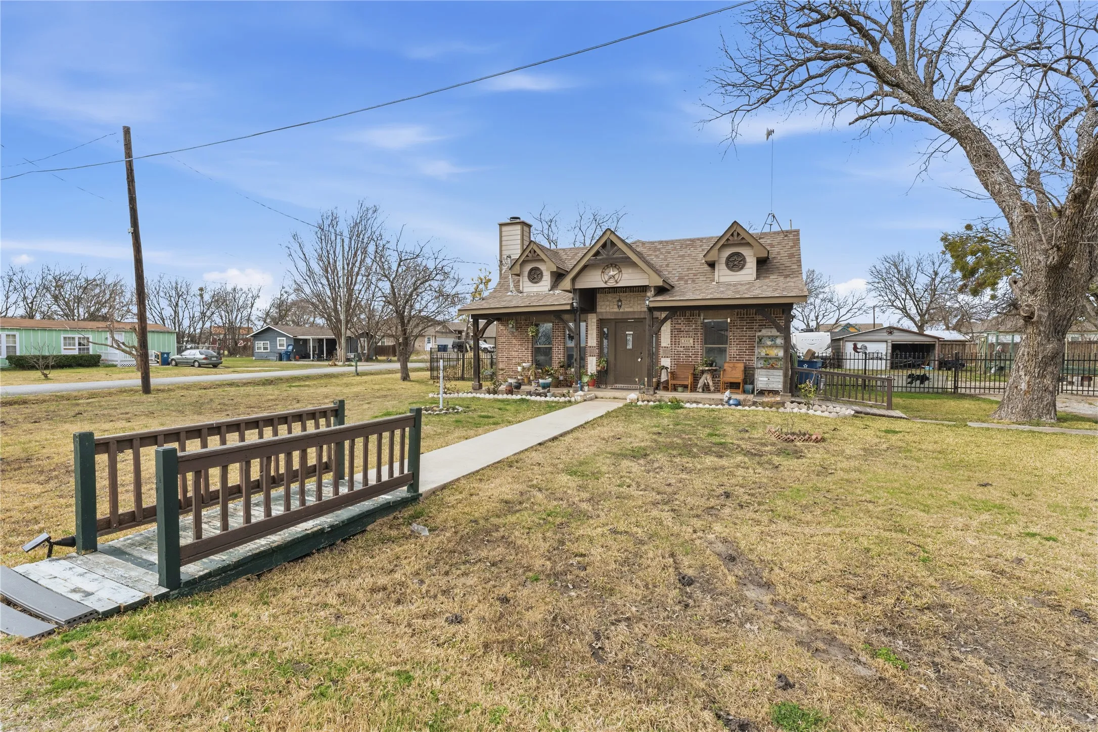 Single Family Residence For Sale in Collin County , 110 Reese Street, Josephine, Texas 75173, 3 Bedrooms, 2 Bathrooms, Garage spaces, 1,500 Sqft, built in 2016, Preowned, Price $220,000, mls#21187720, Real Estate Agent in Josephine, Homes For Sale in Collin county, Homes For Sale in Josephine, Realtor in Josephine Texas, Real Estate Brokerage Independent Realty Texas, Luminita Cordes Realtor