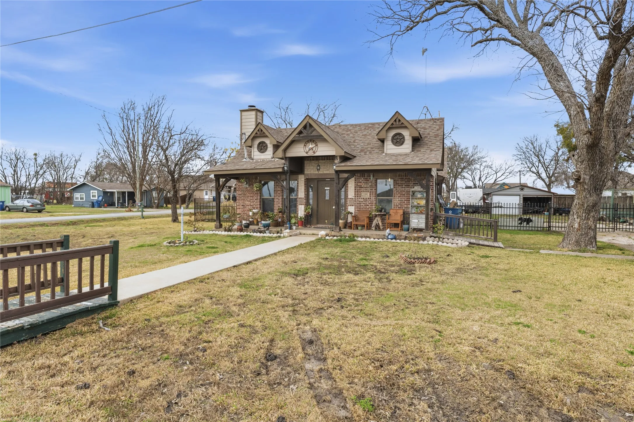 Single Family Residence For Sale in Collin County , 110 Reese Street, Josephine, Texas 75173, 3 Bedrooms, 2 Bathrooms, Garage spaces, 1,500 Sqft, built in 2016, Preowned, Price $220,000, mls#21187720, Real Estate Agent in Josephine, Homes For Sale in Collin county, Homes For Sale in Josephine, Realtor in Josephine Texas, Real Estate Brokerage Independent Realty Texas, Luminita Cordes Realtor