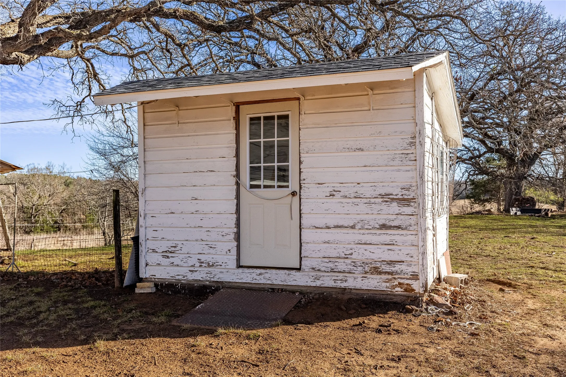 Single Family Residence For Sale in Grayson County , 1912 E Texas Street, Denison, Texas 75021, 3 Bedroom, 2 Bathroom, 2 Garage spaces, 1,696 Sqft, built in 1940, Preowned, mls#21182518, Real Estate Agent in Denison, Homes For Sale in Grayson county, Homes For Sale in Denison, Realtor in Denison Texas, Real Estate Brokerage Independent Realty Texas, Luminita Cordes Realtor