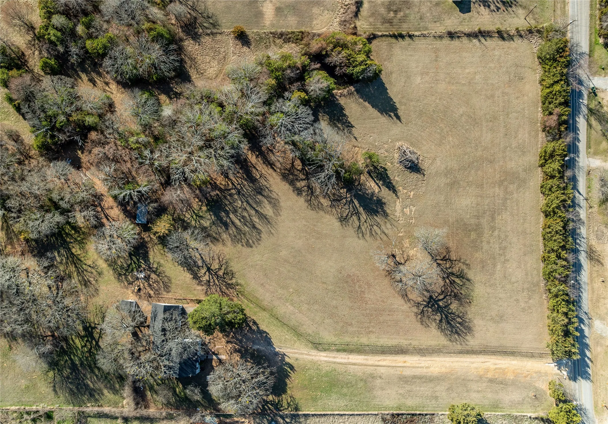 Single Family Residence For Sale in Grayson County , 1912 E Texas Street, Denison, Texas 75021, 3 Bedroom, 2 Bathroom, 2 Garage spaces, 1,696 Sqft, built in 1940, Preowned, mls#21182518, Real Estate Agent in Denison, Homes For Sale in Grayson county, Homes For Sale in Denison, Realtor in Denison Texas, Real Estate Brokerage Independent Realty Texas, Luminita Cordes Realtor